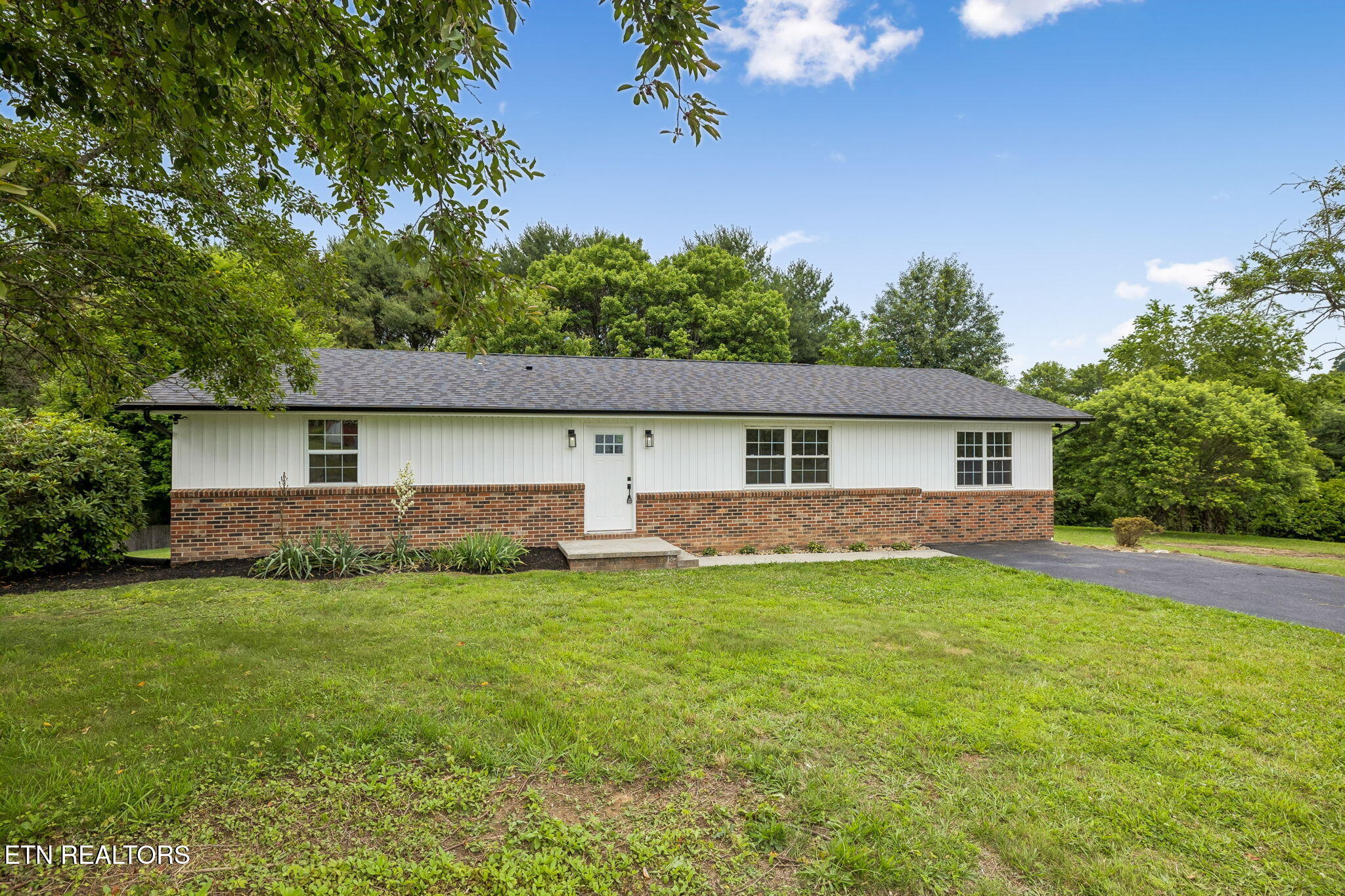 158 Whitaker Drive Tazewell TN 37879