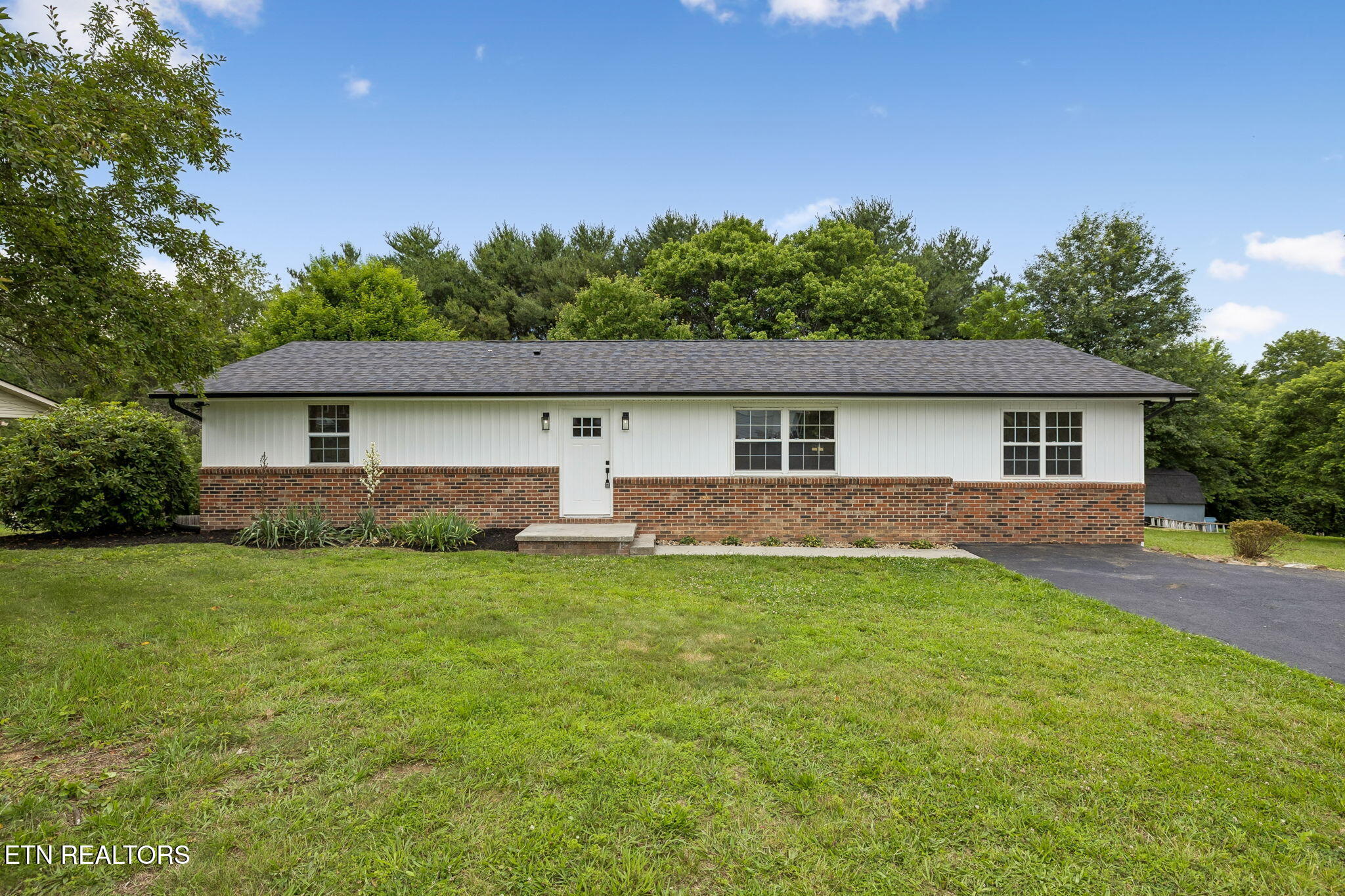 158 Whitaker Drive Tazewell TN 37879