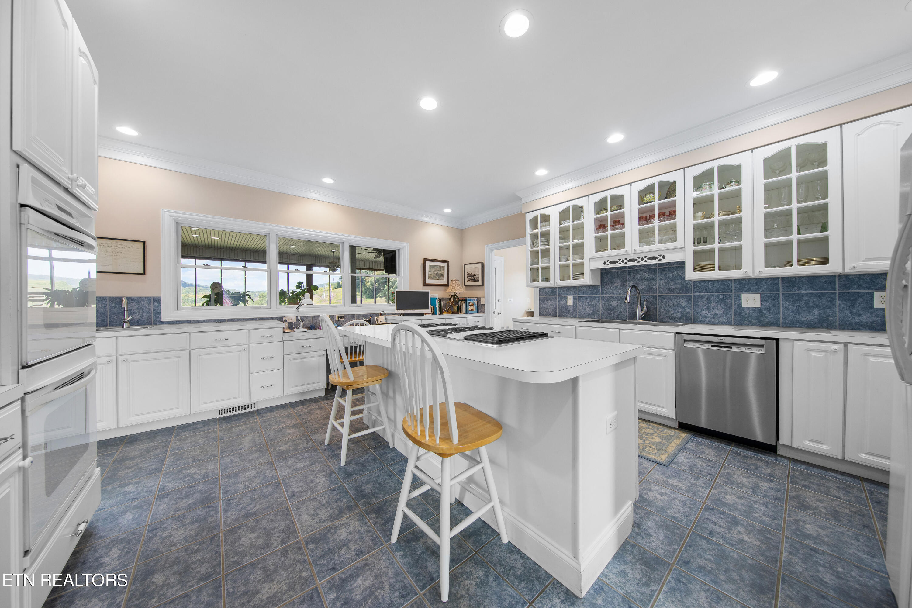 4300 Roberts Road Corryton TN 37721