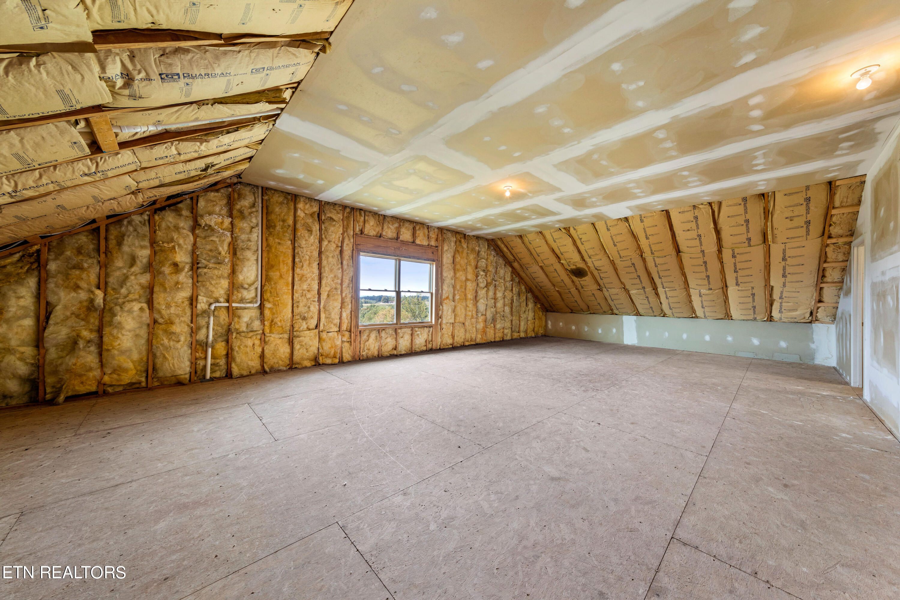 4300 Roberts Road Corryton TN 37721