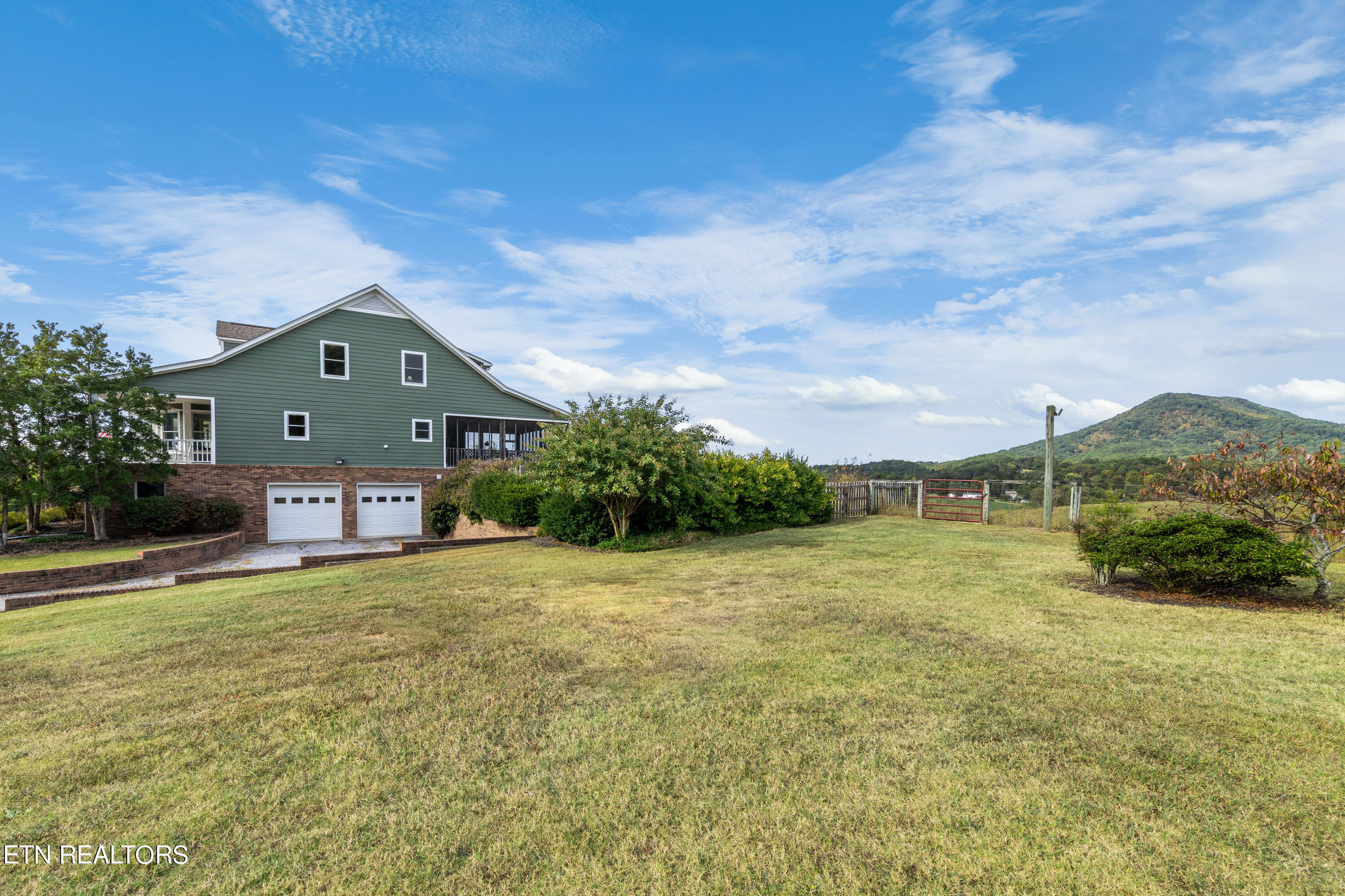 4300 Roberts Road Corryton TN 37721