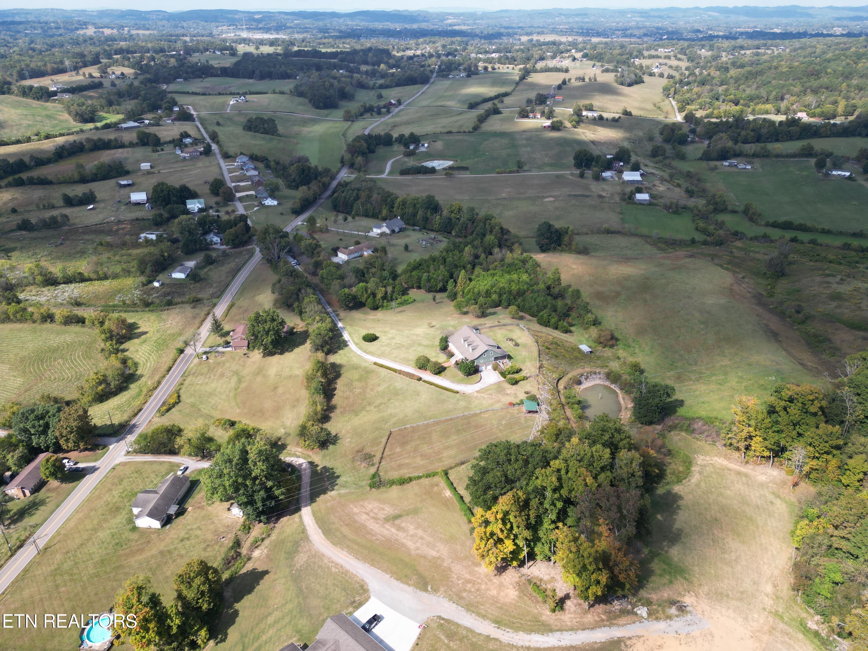 4300 Roberts Road Corryton TN 37721