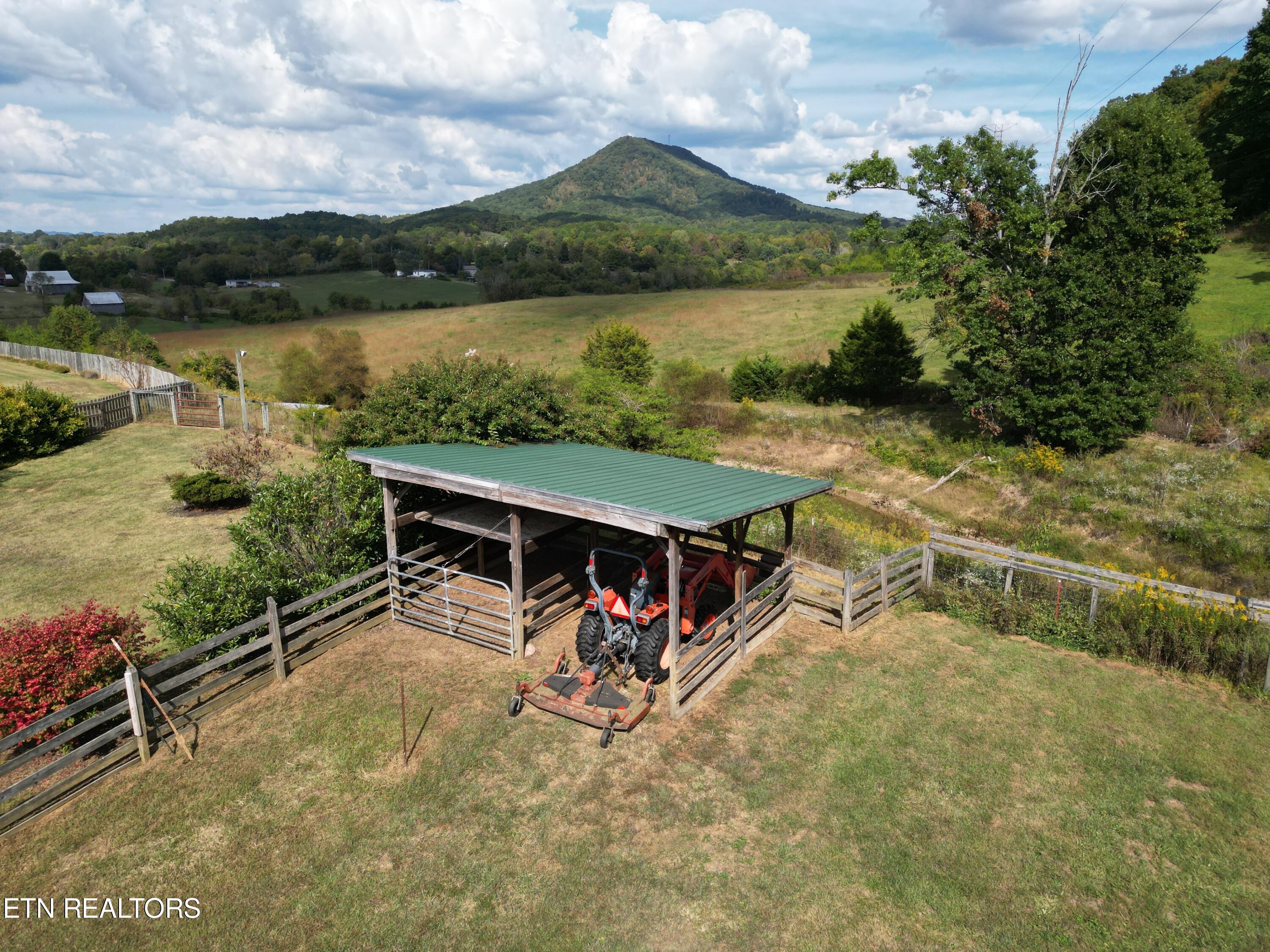 4300 Roberts Road Corryton TN 37721