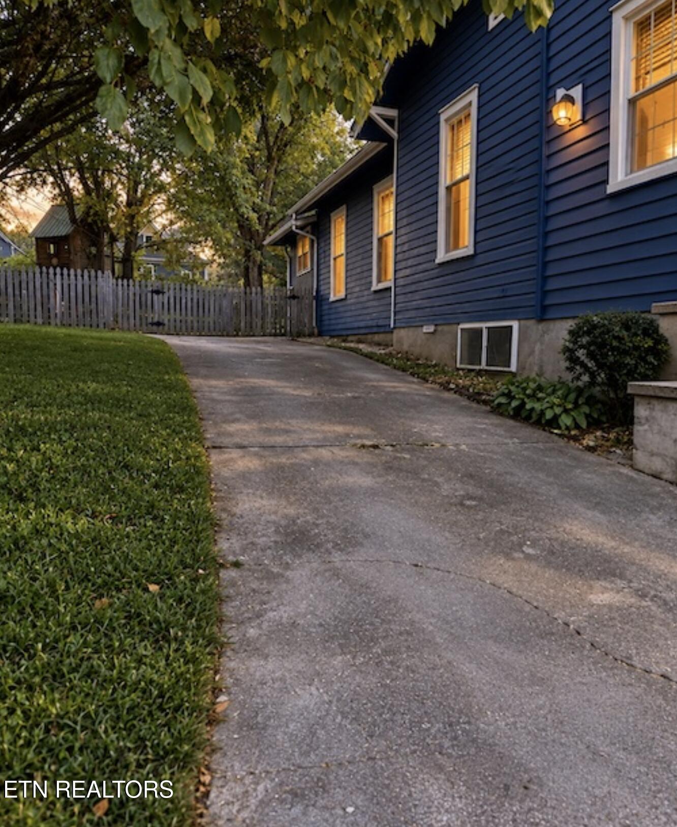 215 Campus Lane Knoxville TN 37918