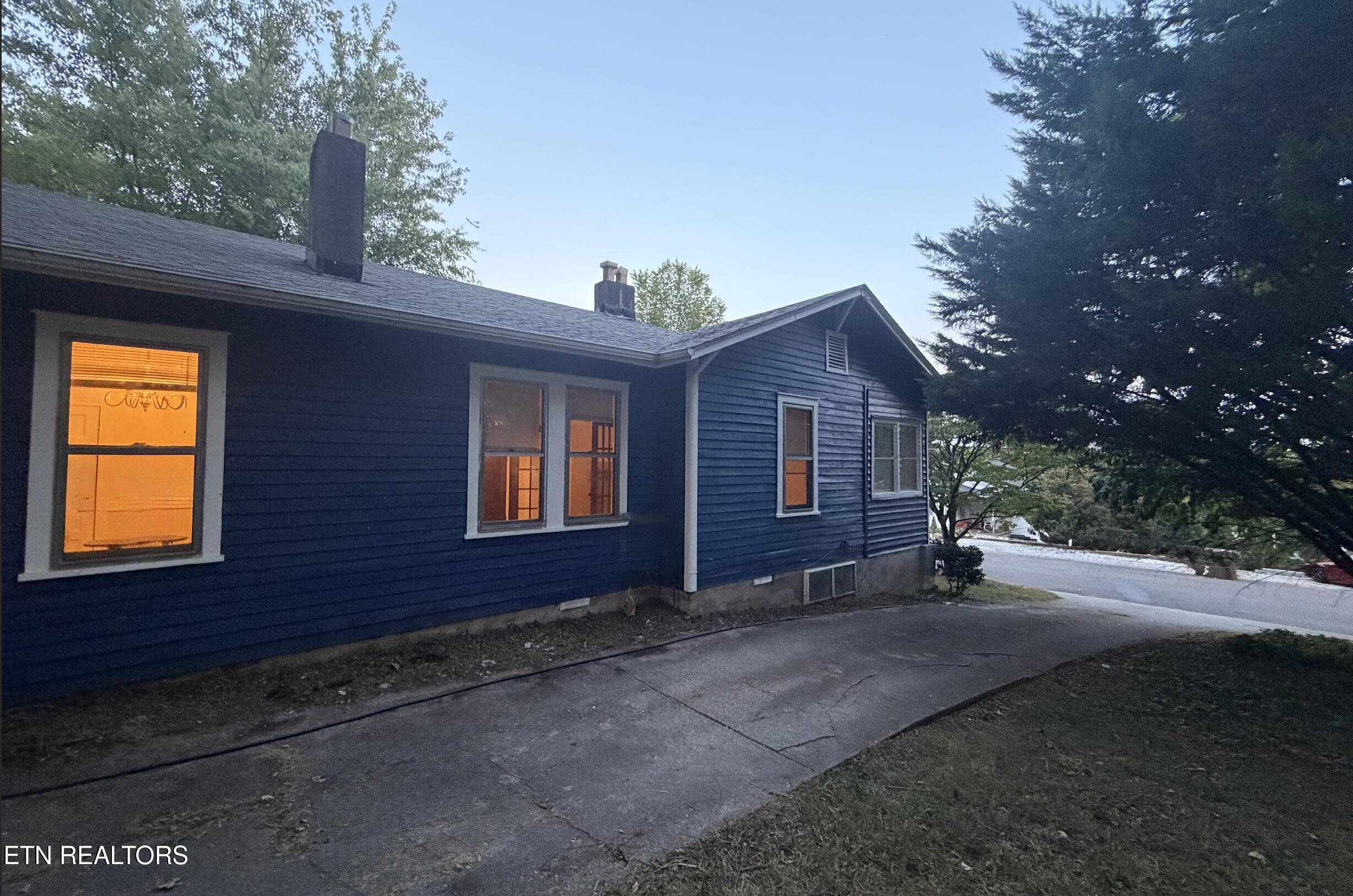 215 Campus Lane Knoxville TN 37918