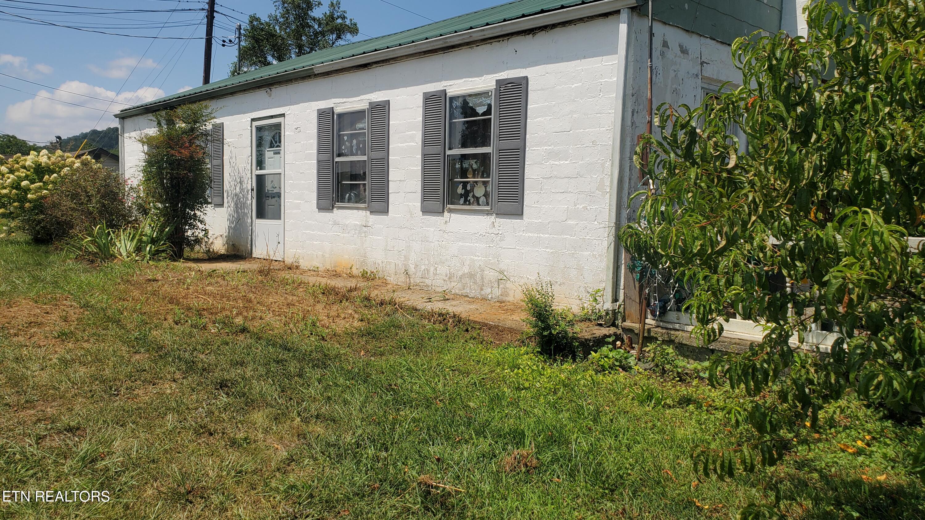 10101 Rutledge Pike Corryton TN 37721