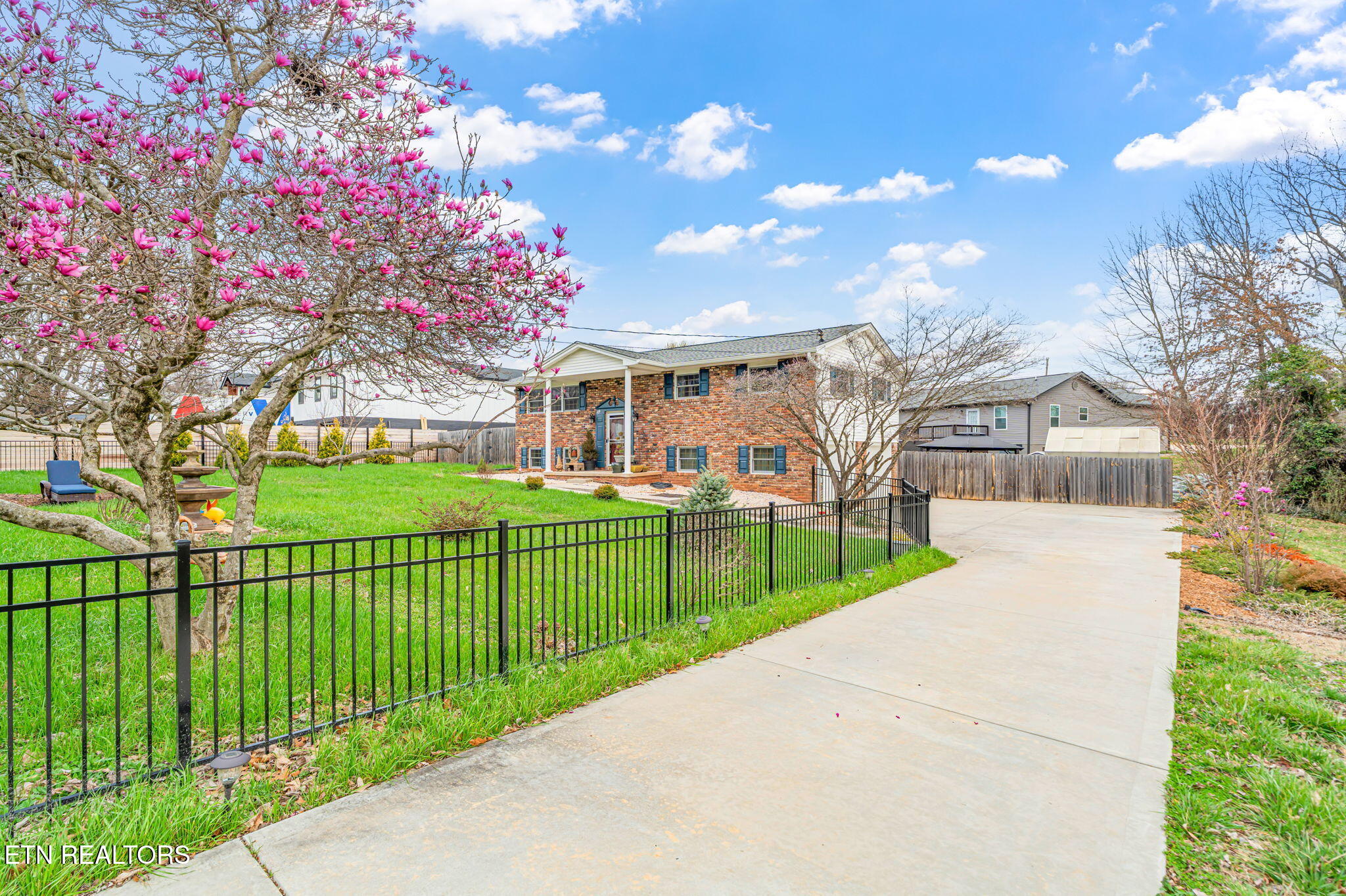 724 Hidden Valley Road Knoxville TN 37923