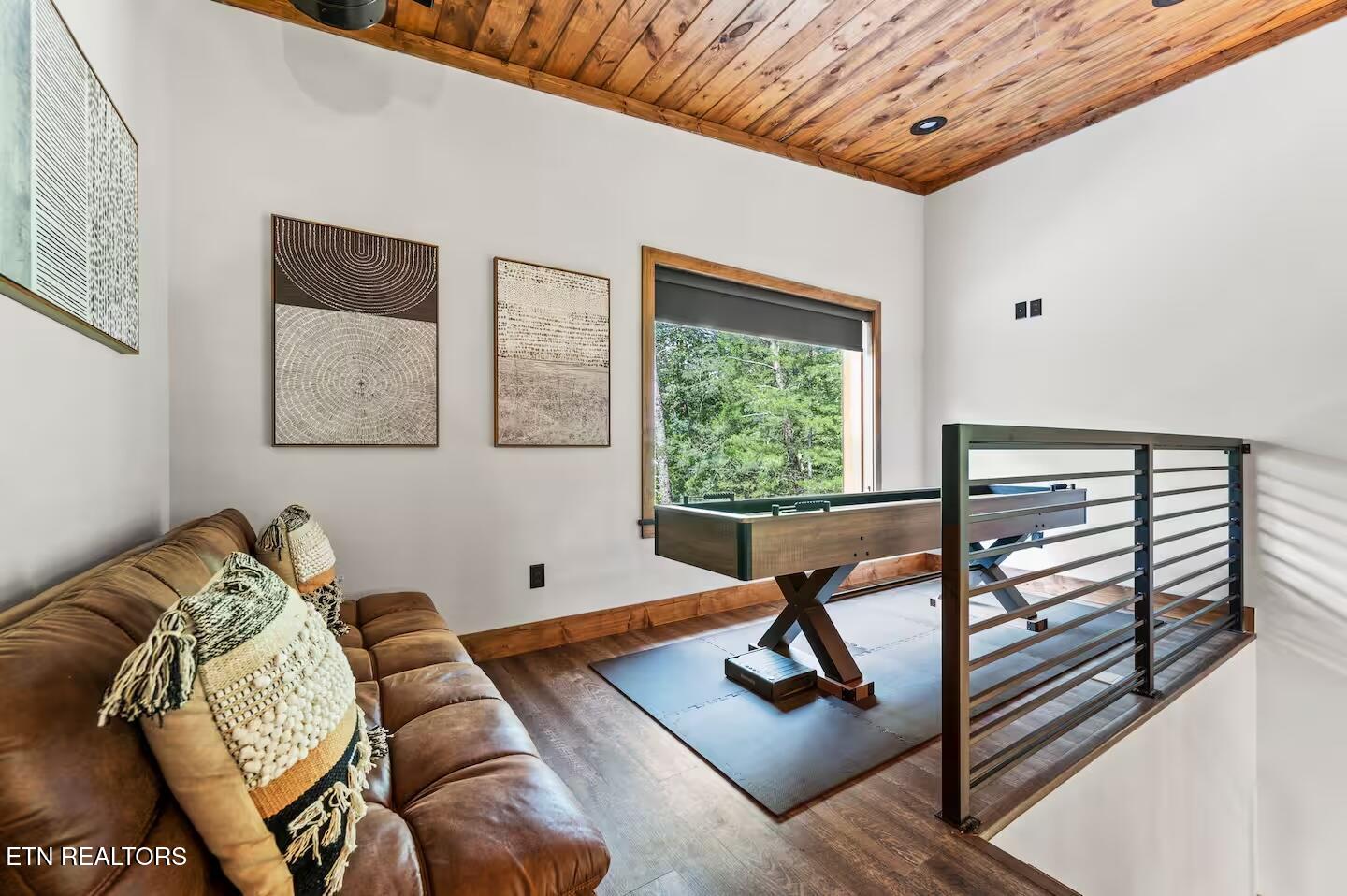 634 Gloryland Way Pigeon Forge TN 37863