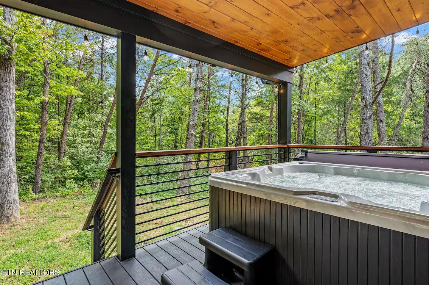 634 Gloryland Way Pigeon Forge TN 37863