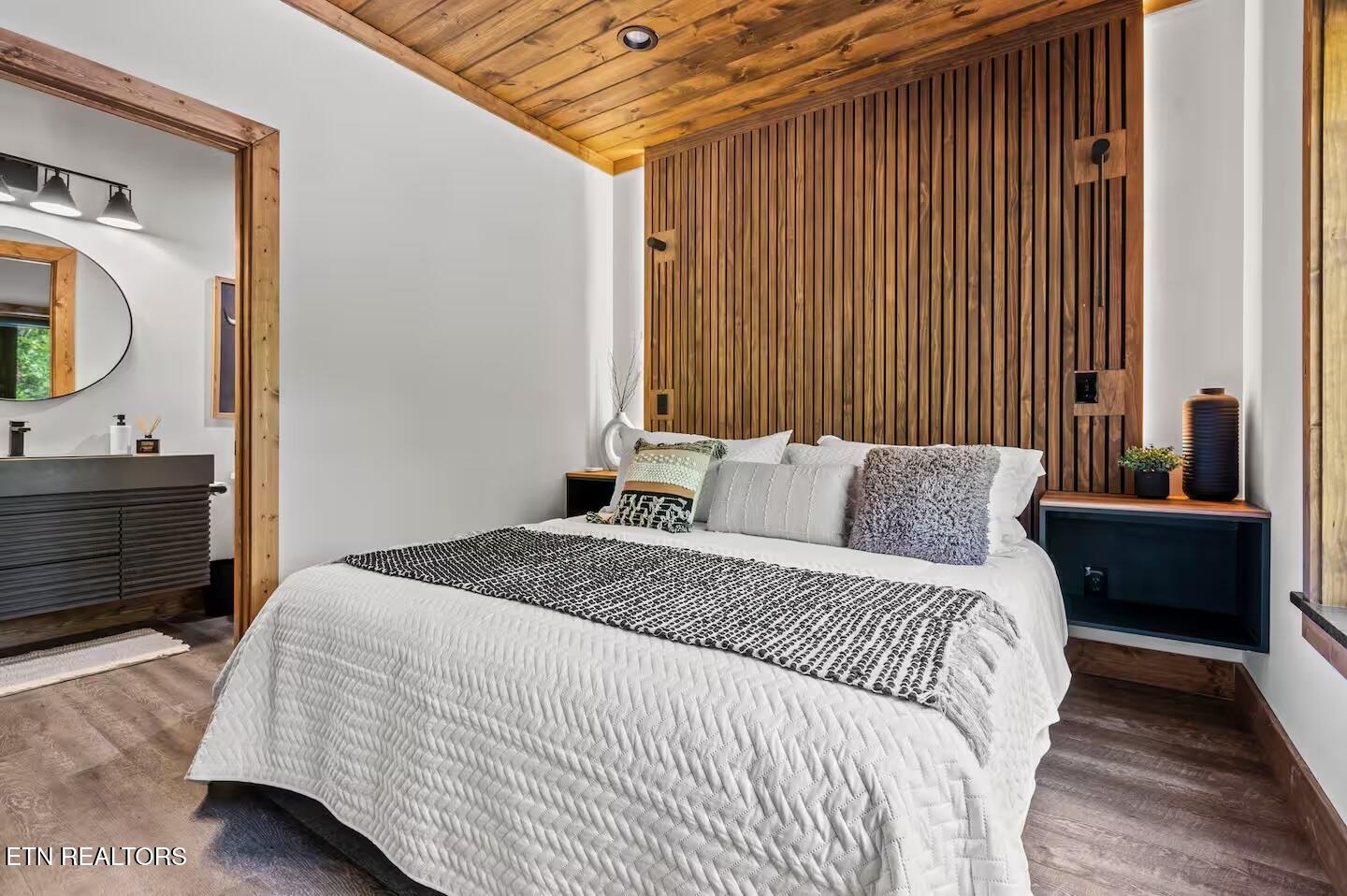 634 Gloryland Way Pigeon Forge TN 37863