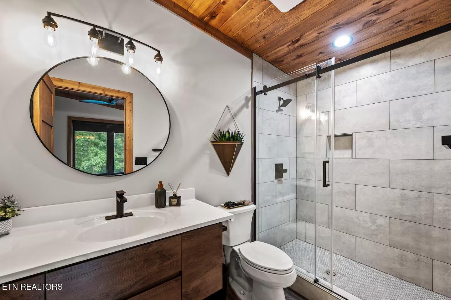 634 Gloryland Way Pigeon Forge TN 37863
