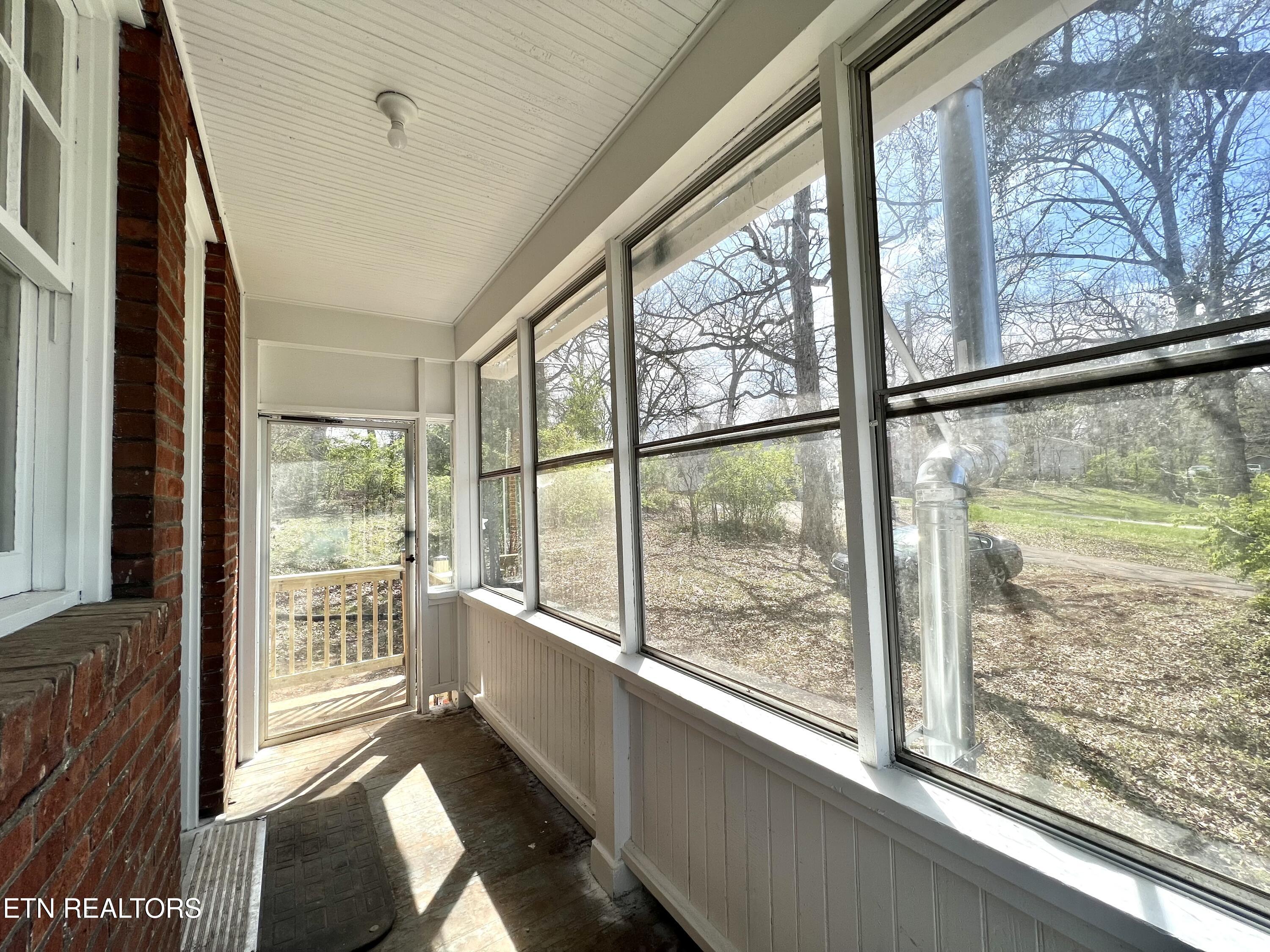 3903 Woodlawn Pike Knoxville TN 37920