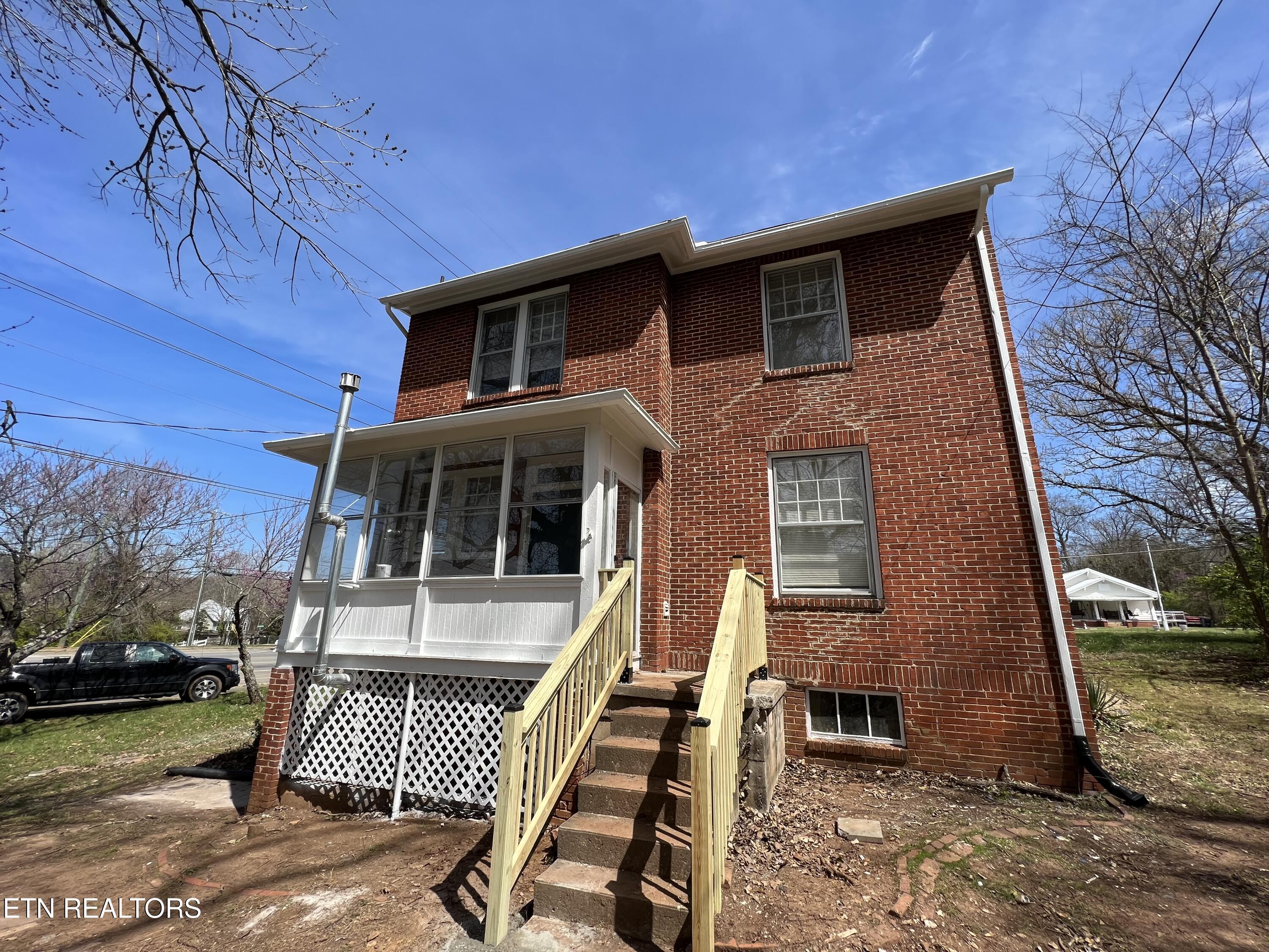 3903 Woodlawn Pike Knoxville TN 37920