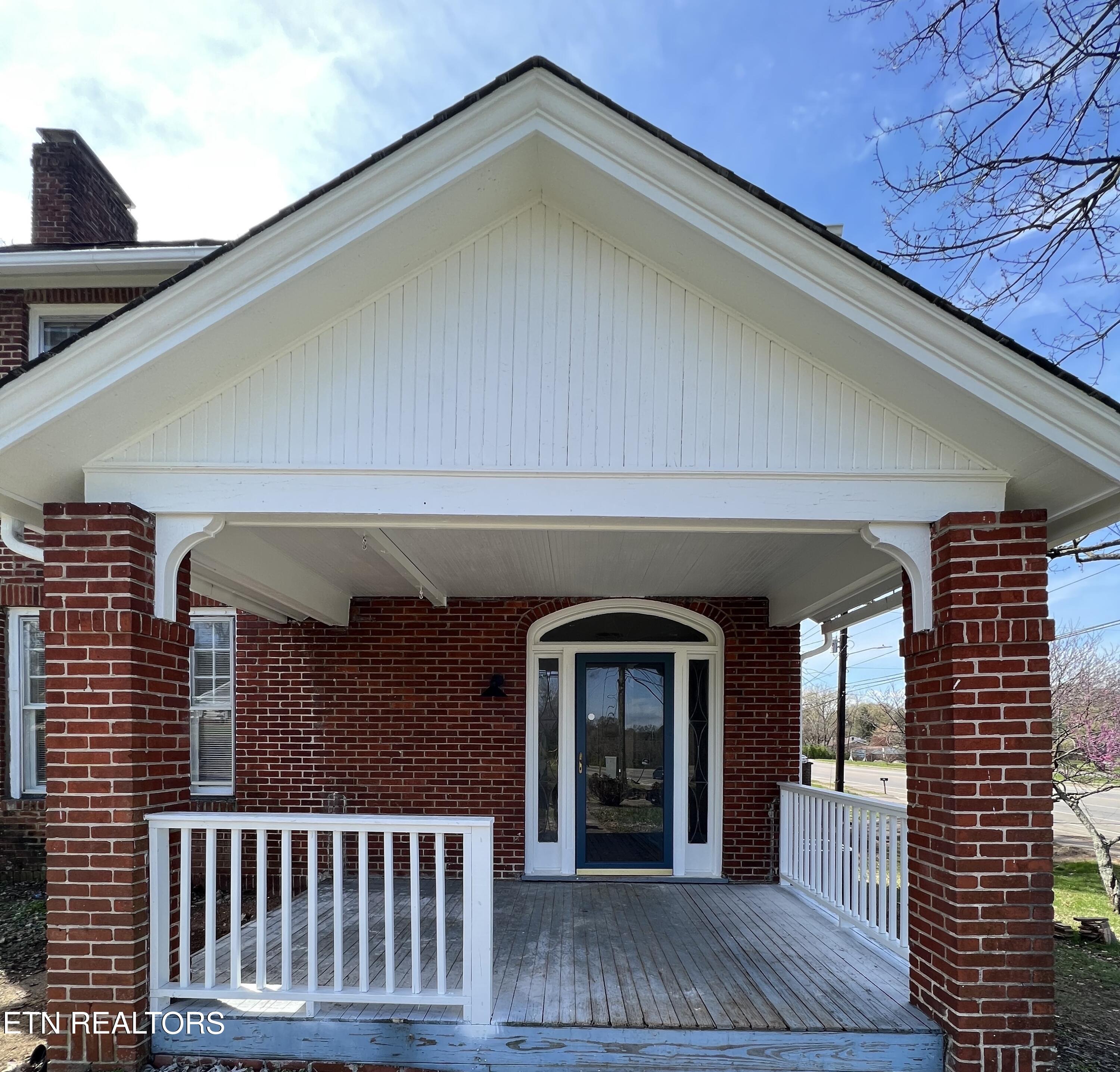 3903 Woodlawn Pike Knoxville TN 37920