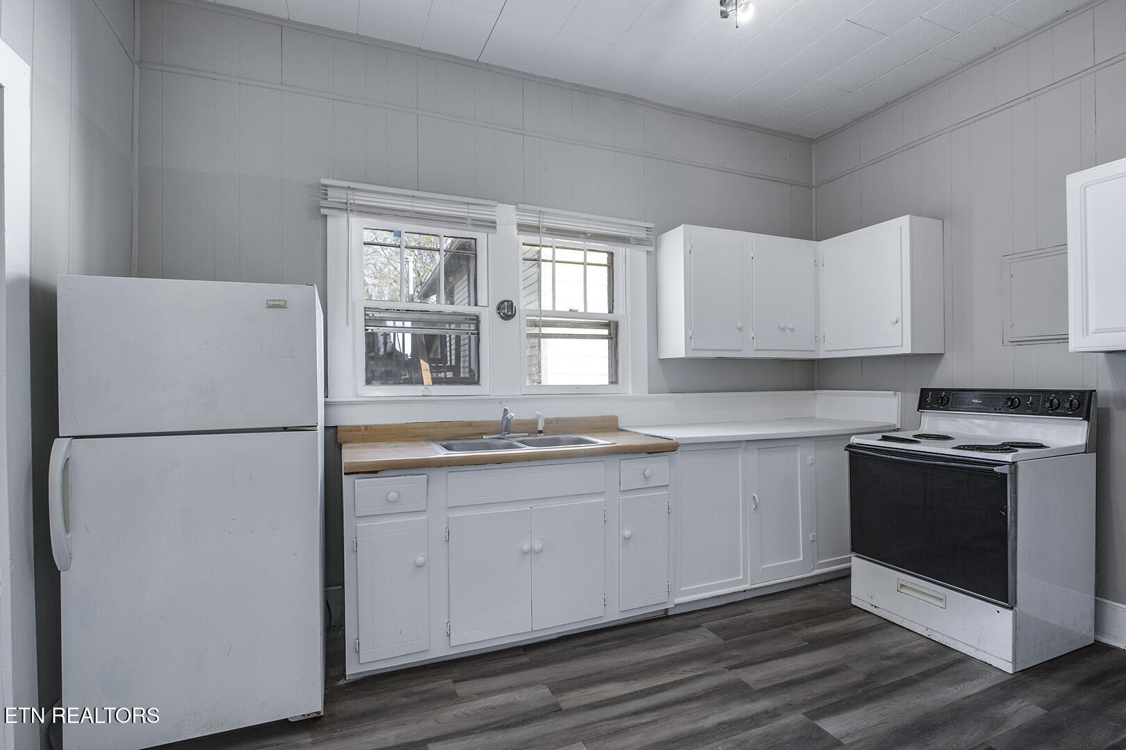 403 W 5th Avenue Lenoir City TN 37771