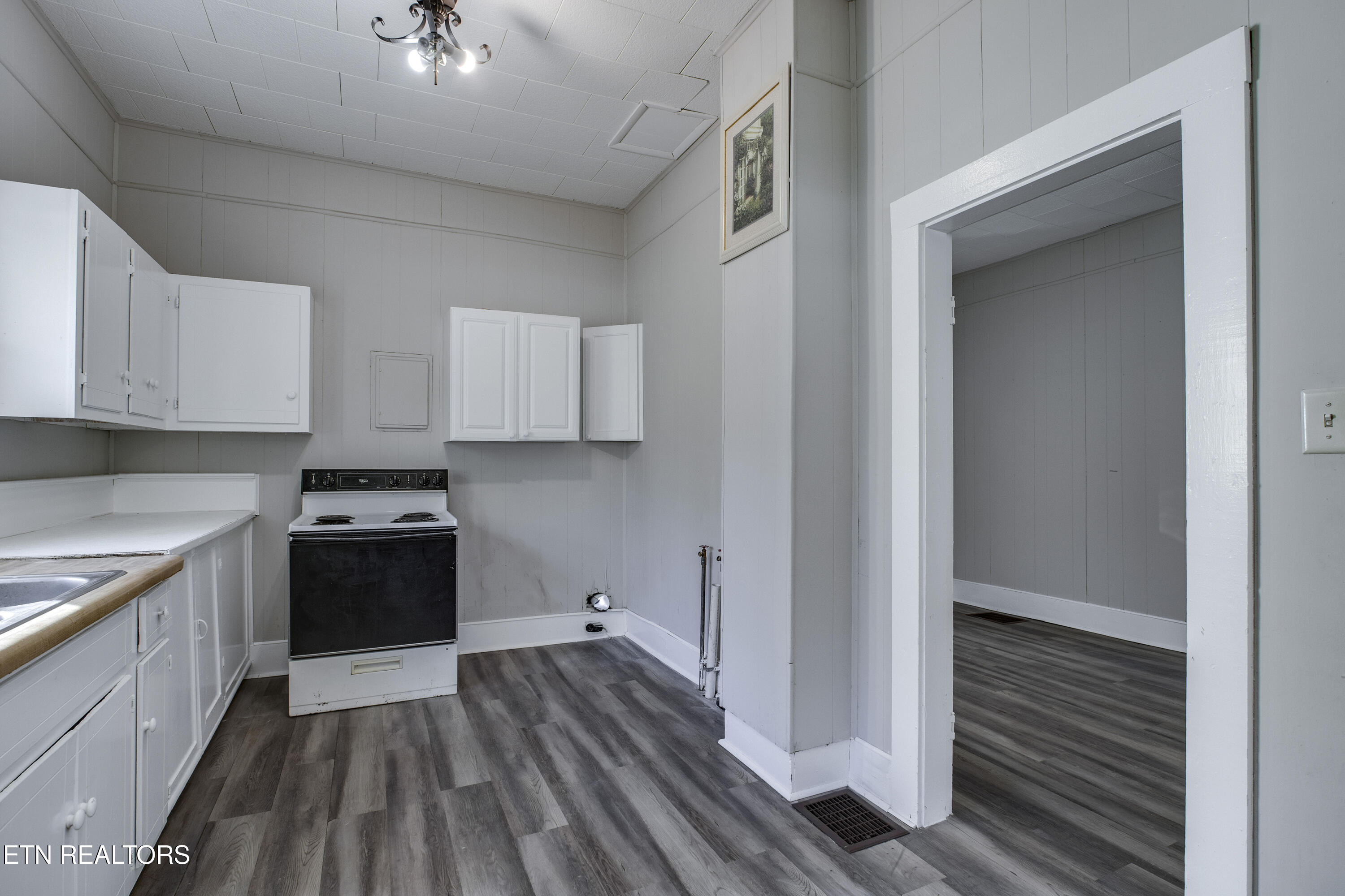 403 W 5th Avenue Lenoir City TN 37771
