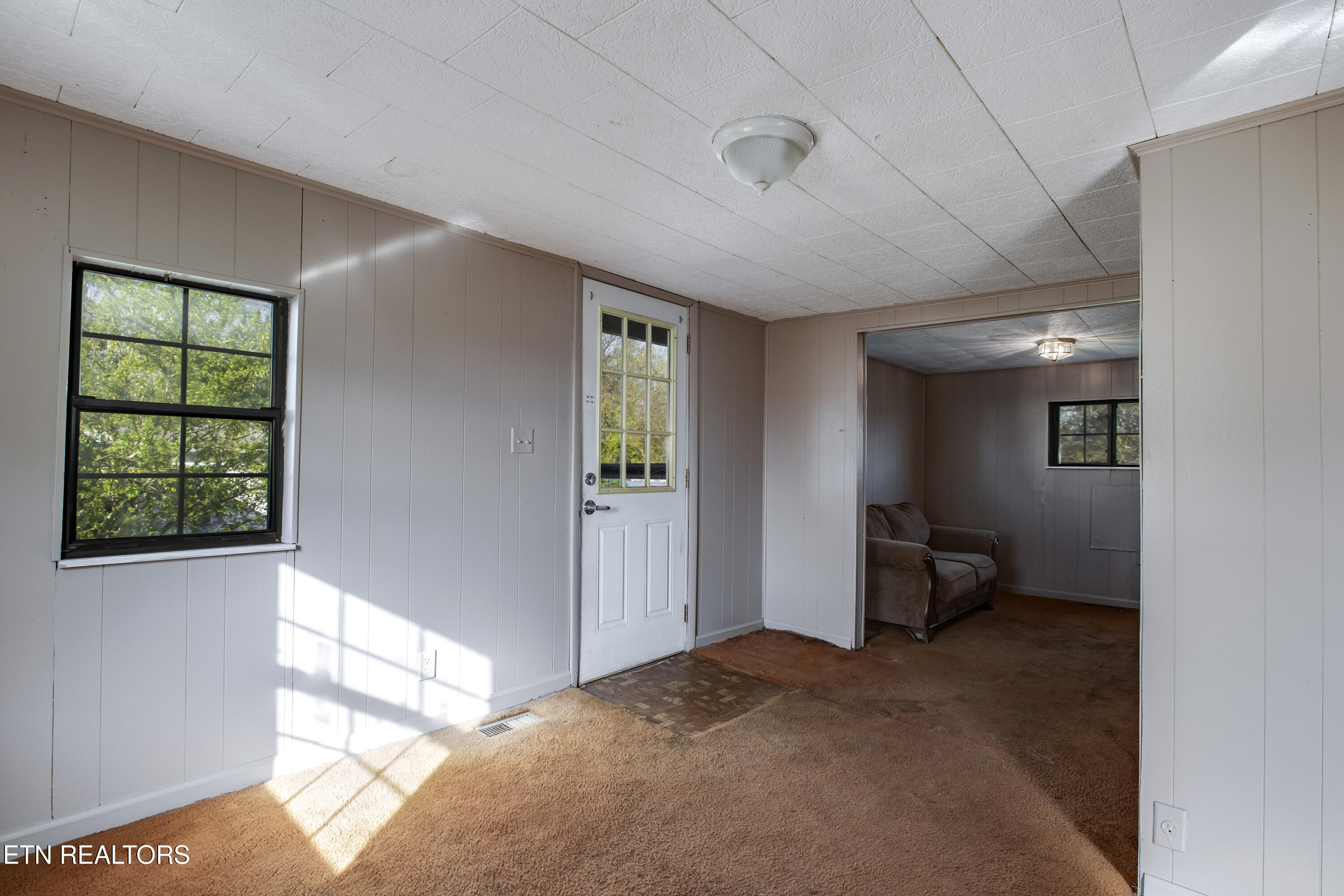 403 W 5th Avenue Lenoir City TN 37771