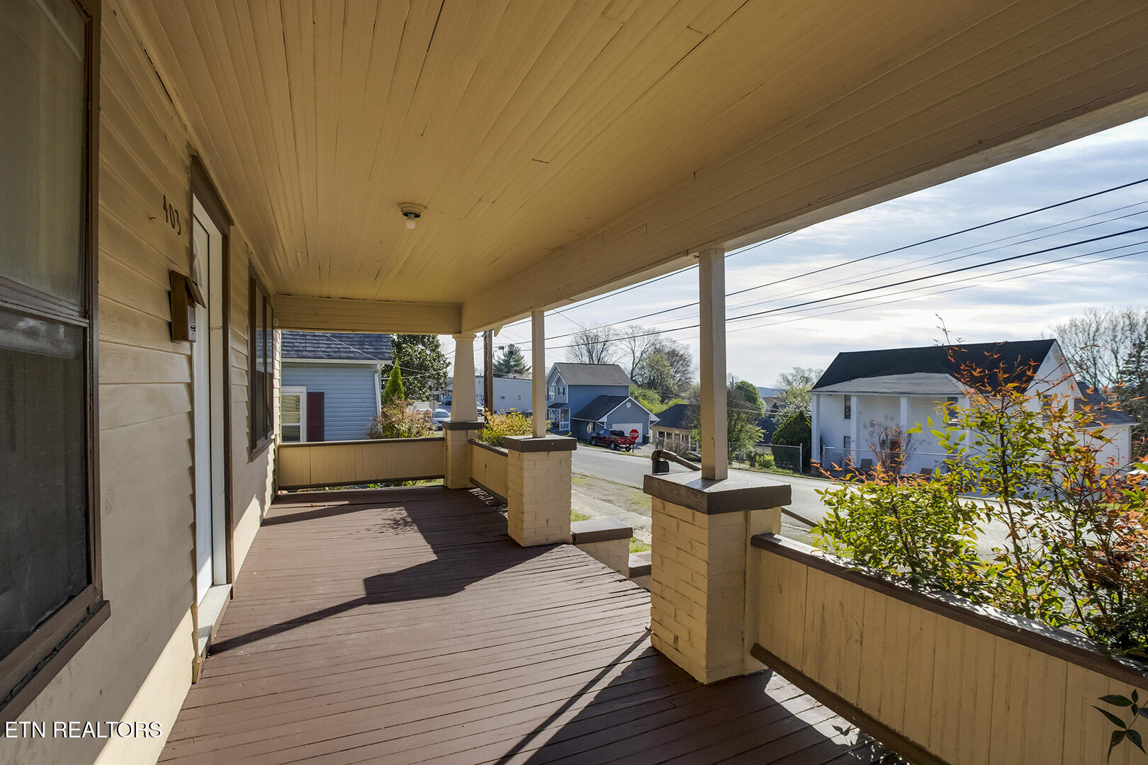 403 W 5th Avenue Lenoir City TN 37771