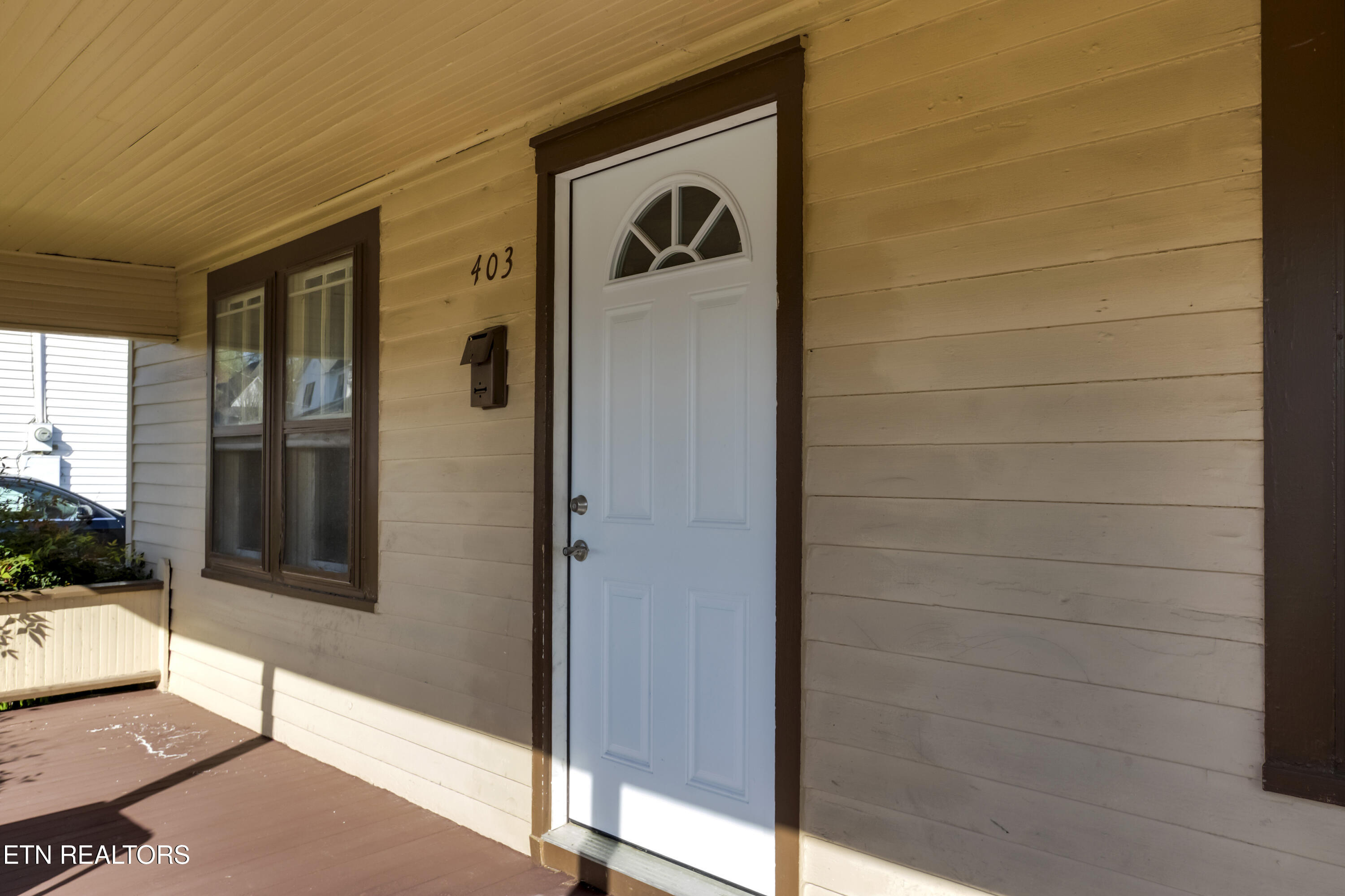 403 W 5th Avenue Lenoir City TN 37771
