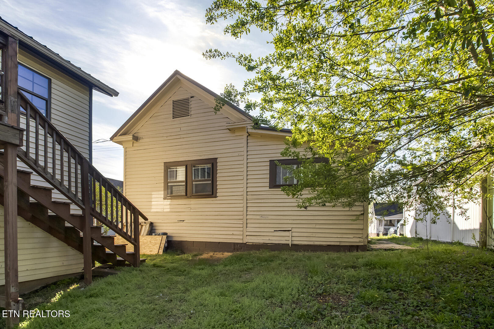 403 W 5th Avenue Lenoir City TN 37771