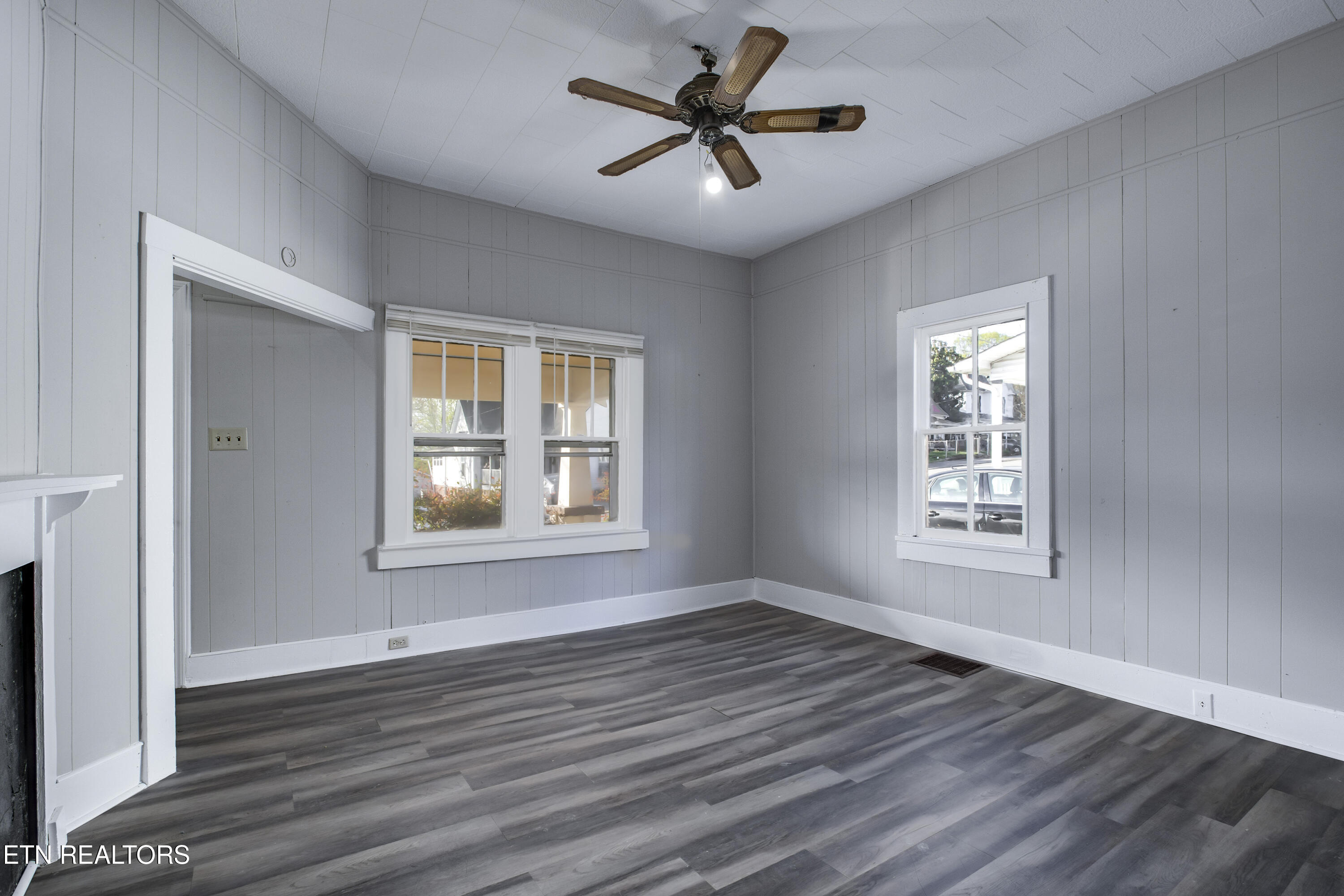 403 W 5th Avenue Lenoir City TN 37771