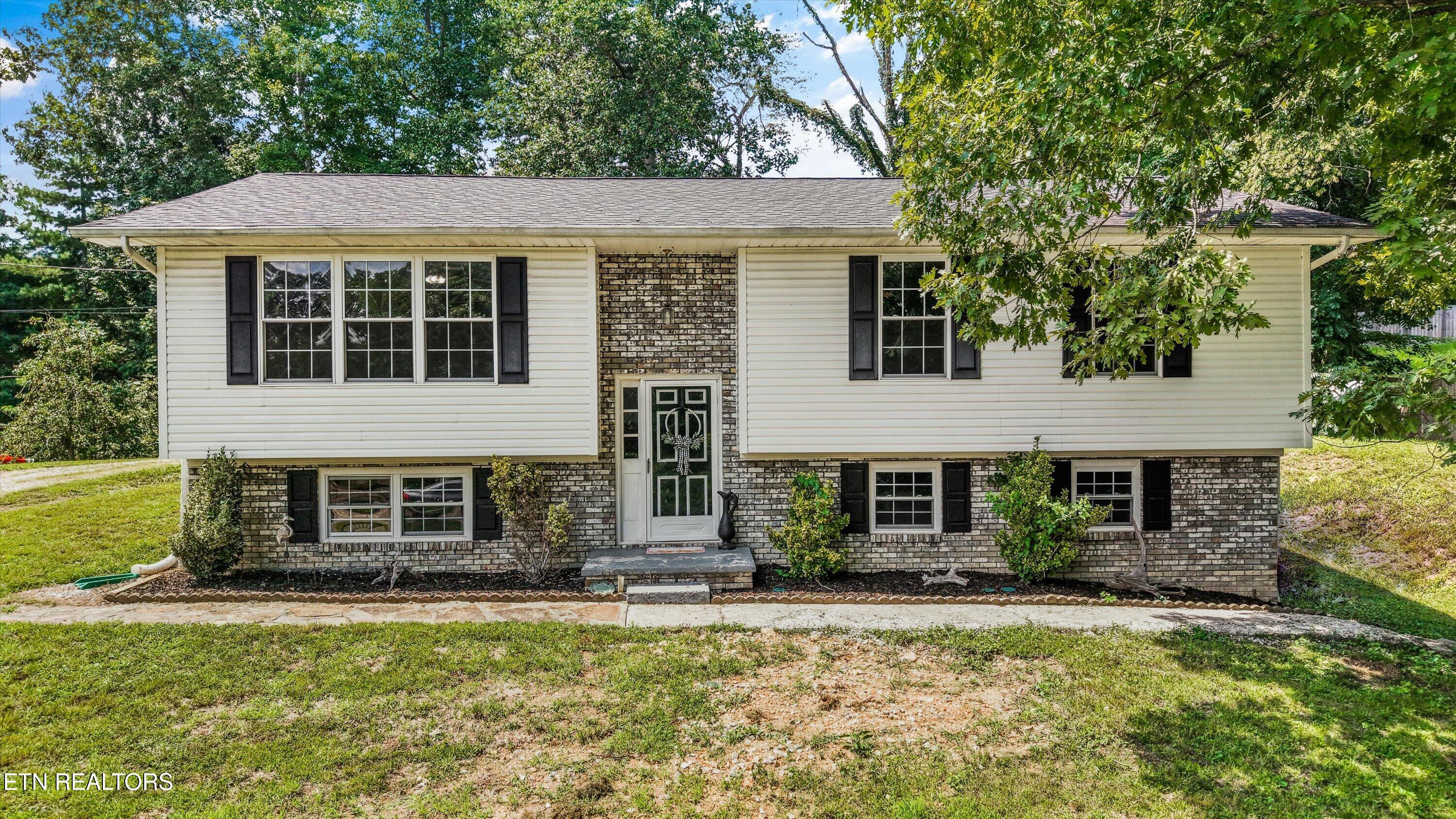 175 Henderson Lane Jacksboro TN 37757