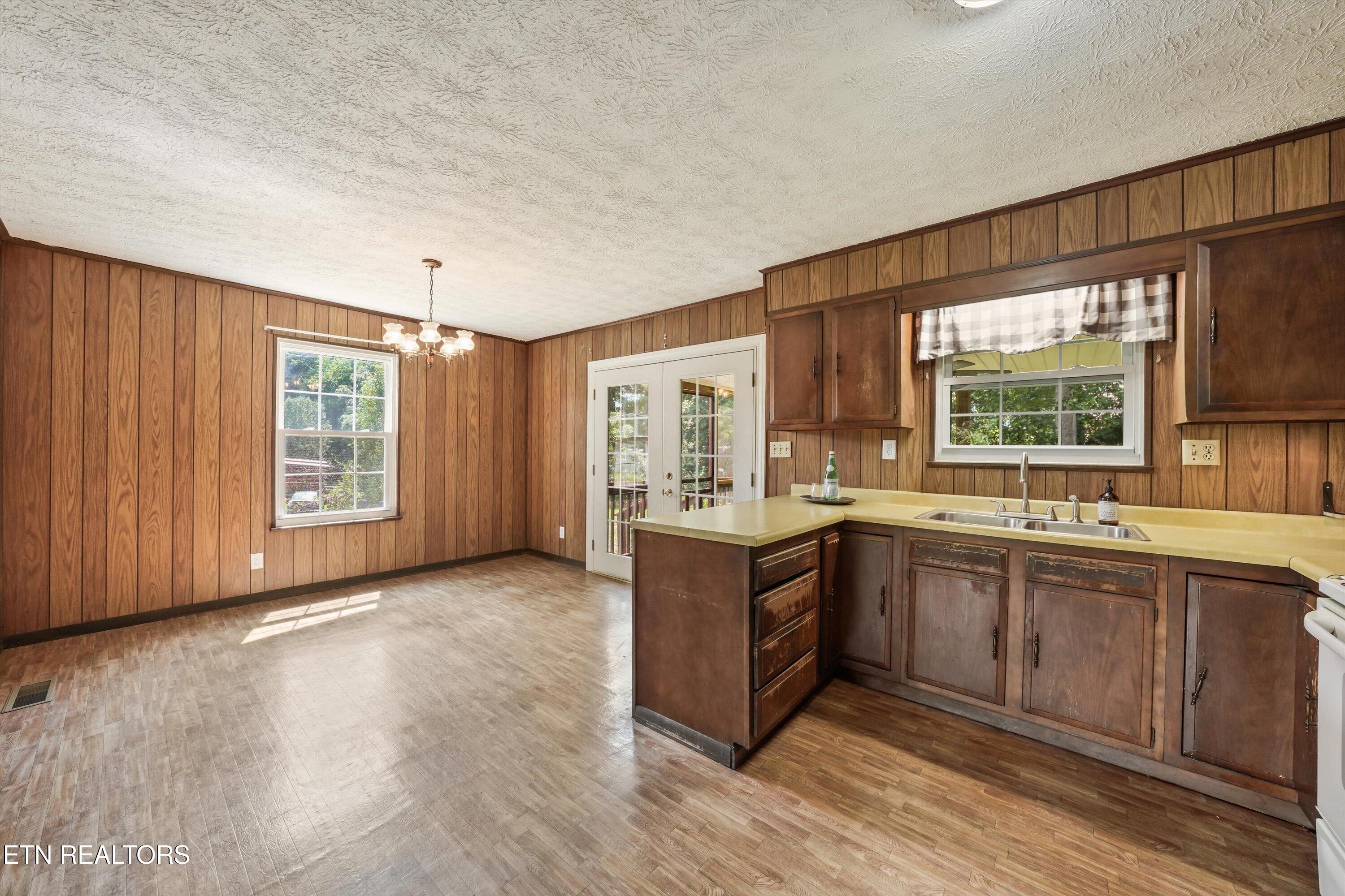 175 Henderson Lane Jacksboro TN 37757
