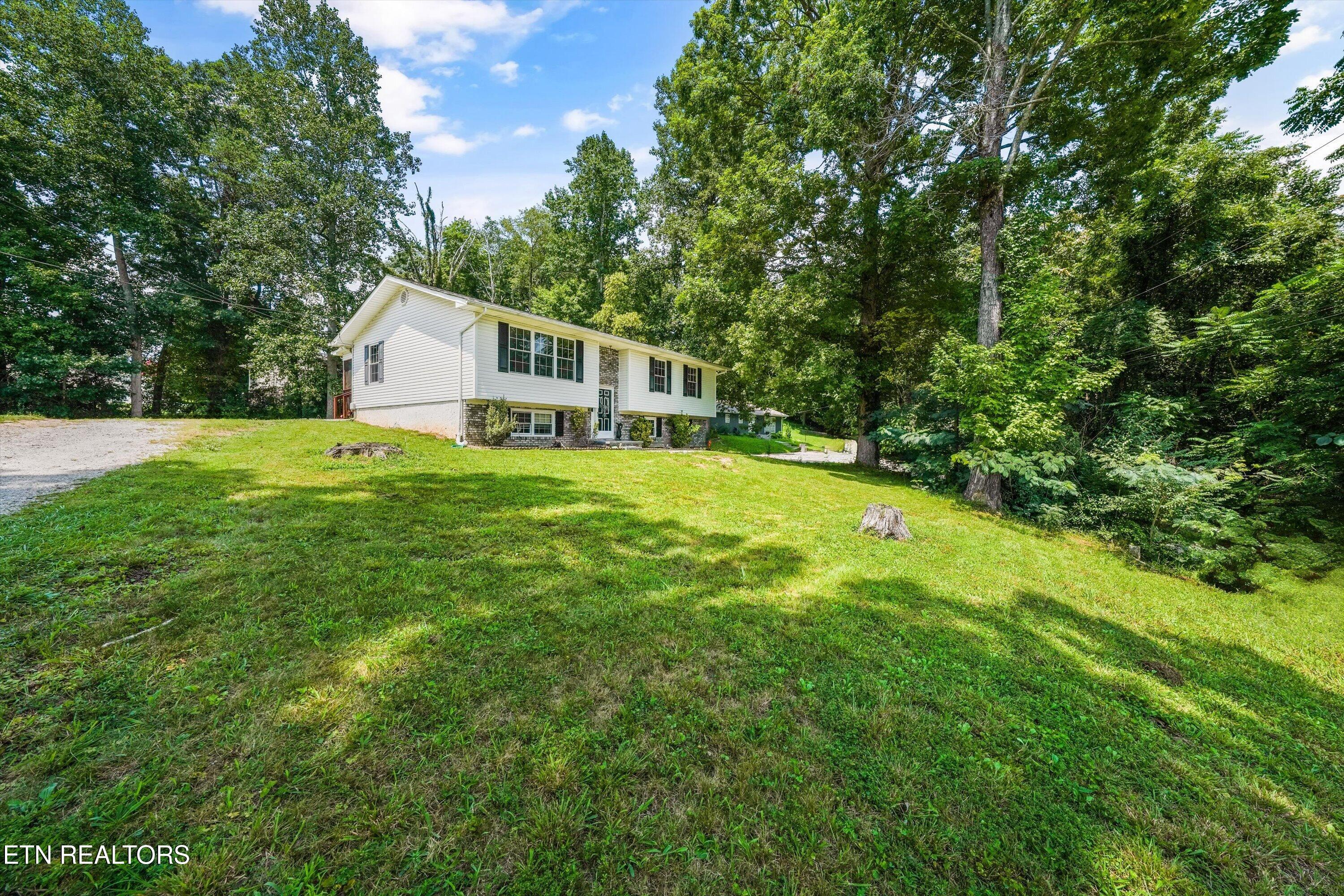 175 Henderson Lane Jacksboro TN 37757