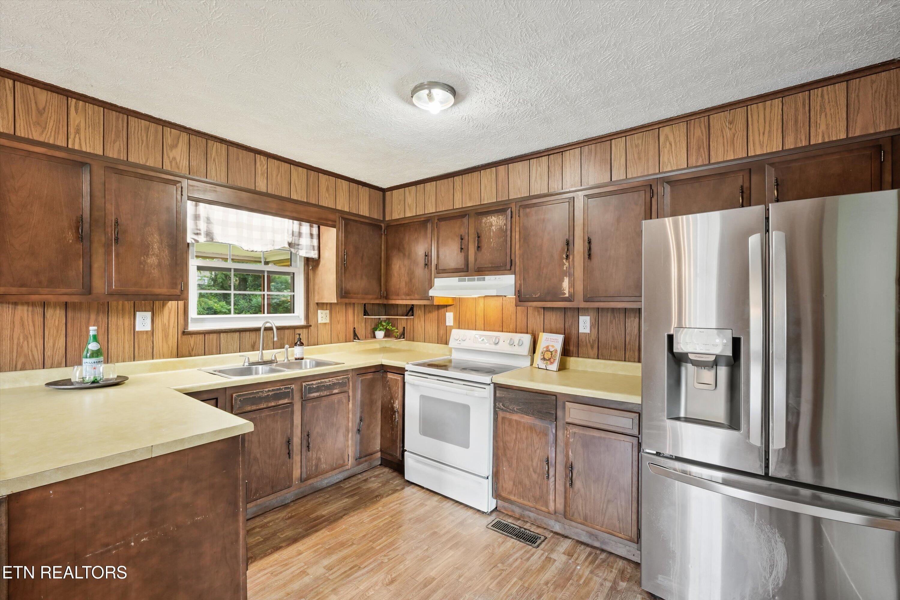 175 Henderson Lane Jacksboro TN 37757