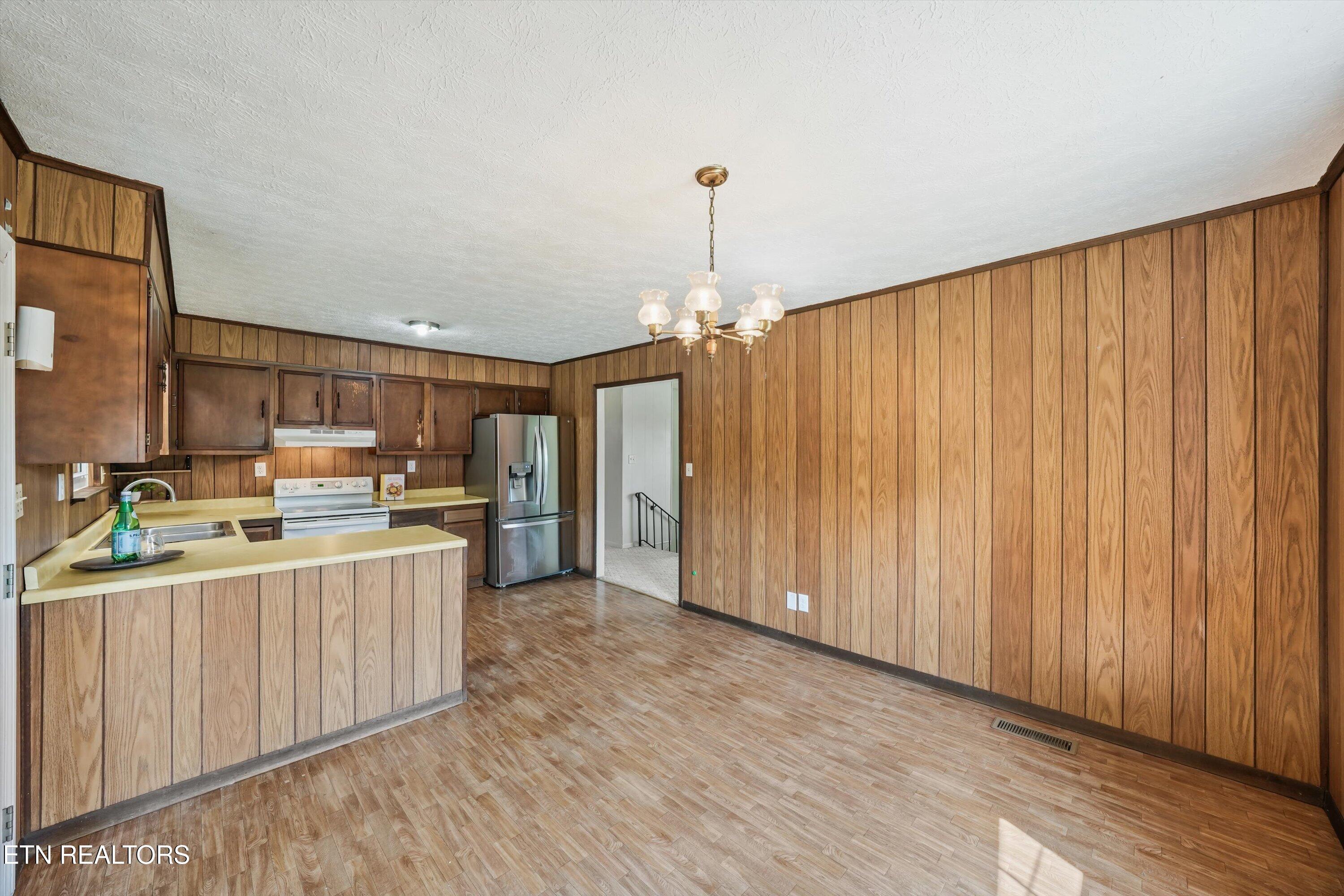 175 Henderson Lane Jacksboro TN 37757
