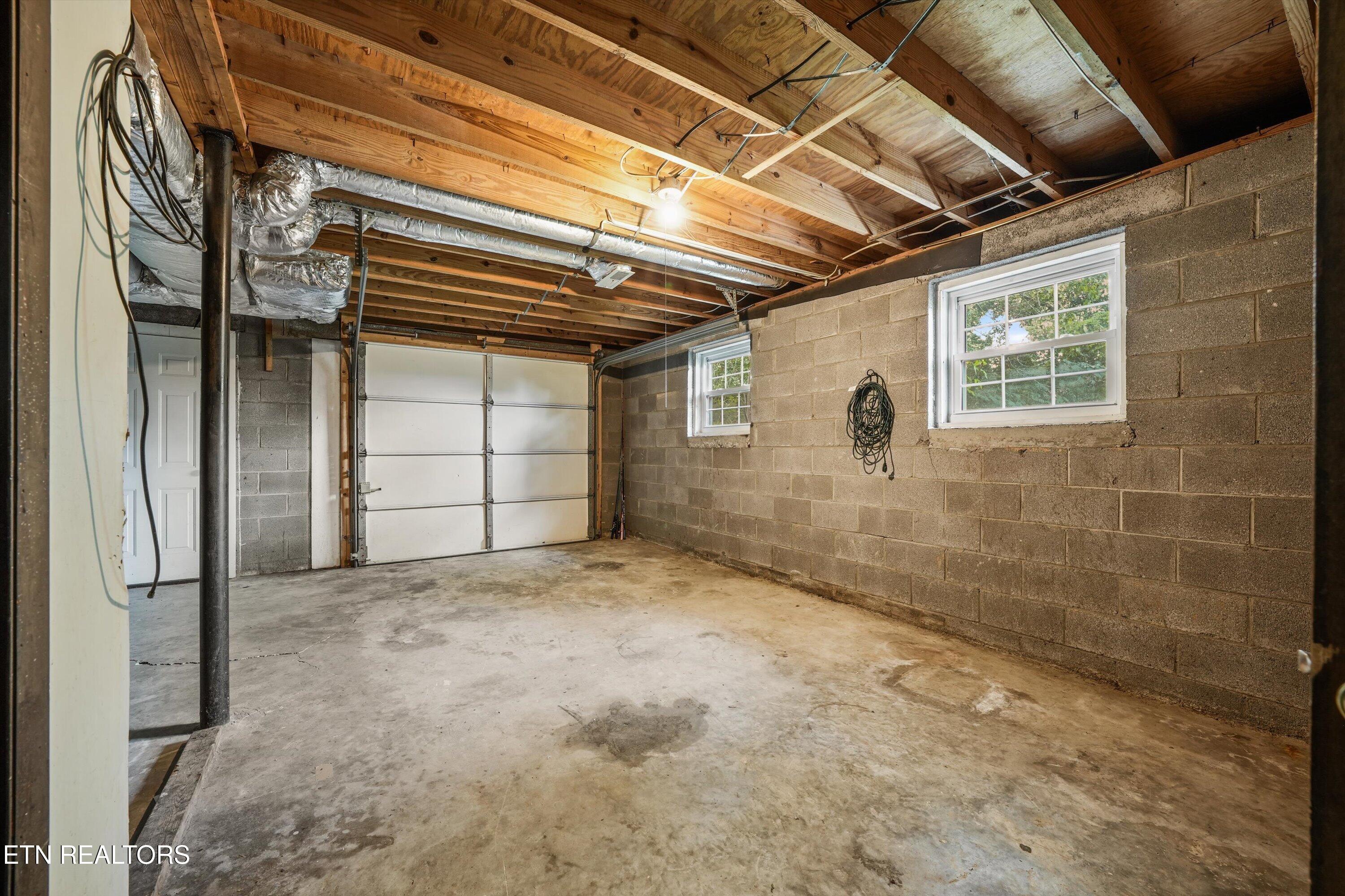 175 Henderson Lane Jacksboro TN 37757