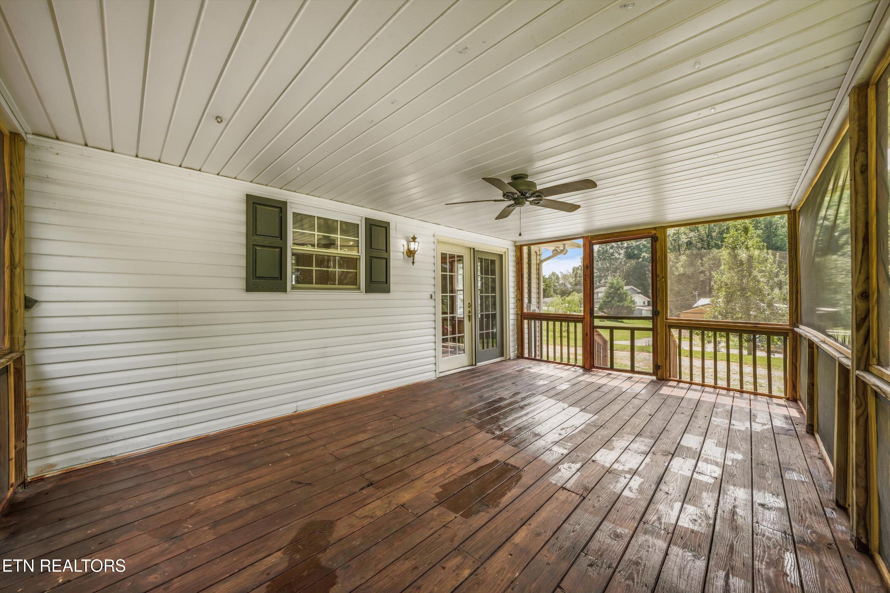 175 Henderson Lane Jacksboro TN 37757