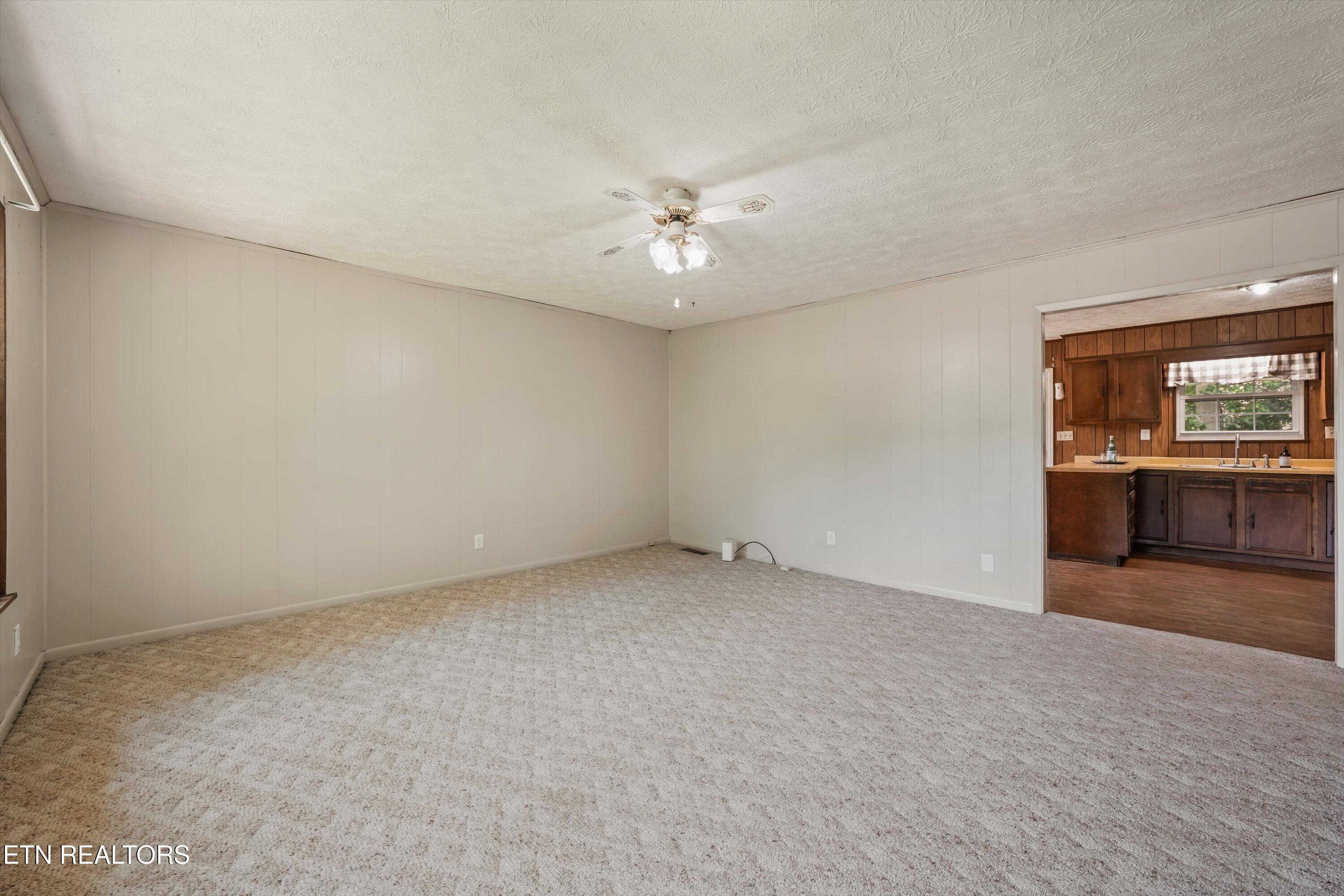 175 Henderson Lane Jacksboro TN 37757