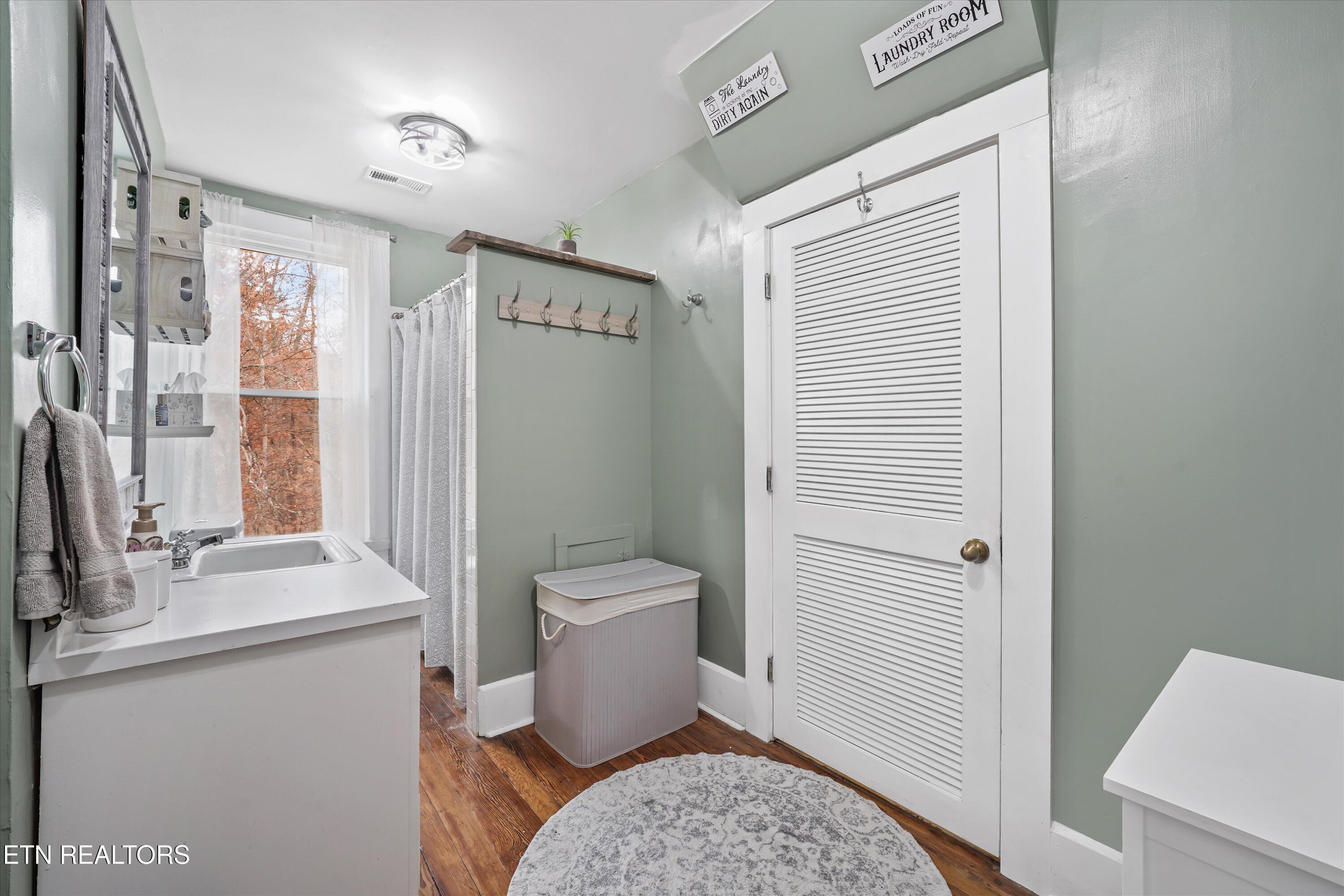 804 Lake City Highway Clinton TN 37716