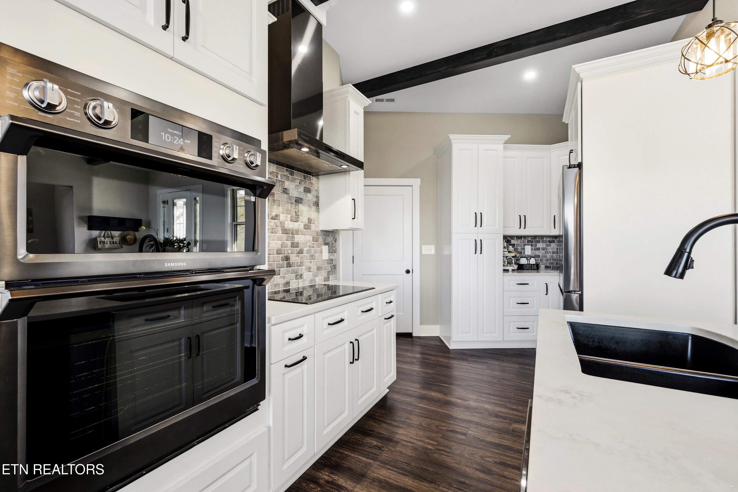 3385 Russell Brothers Road Sharps Chapel TN 37866