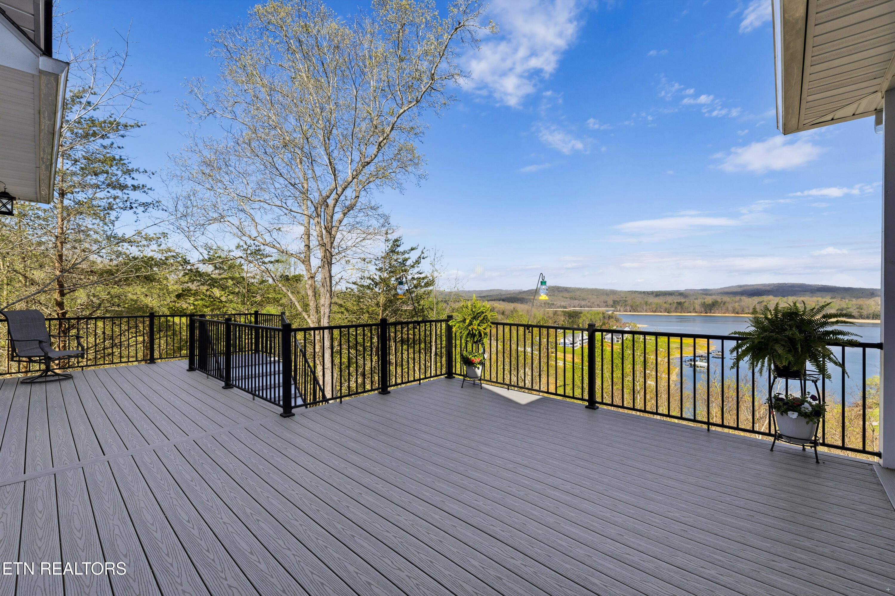 3385 Russell Brothers Road Sharps Chapel TN 37866