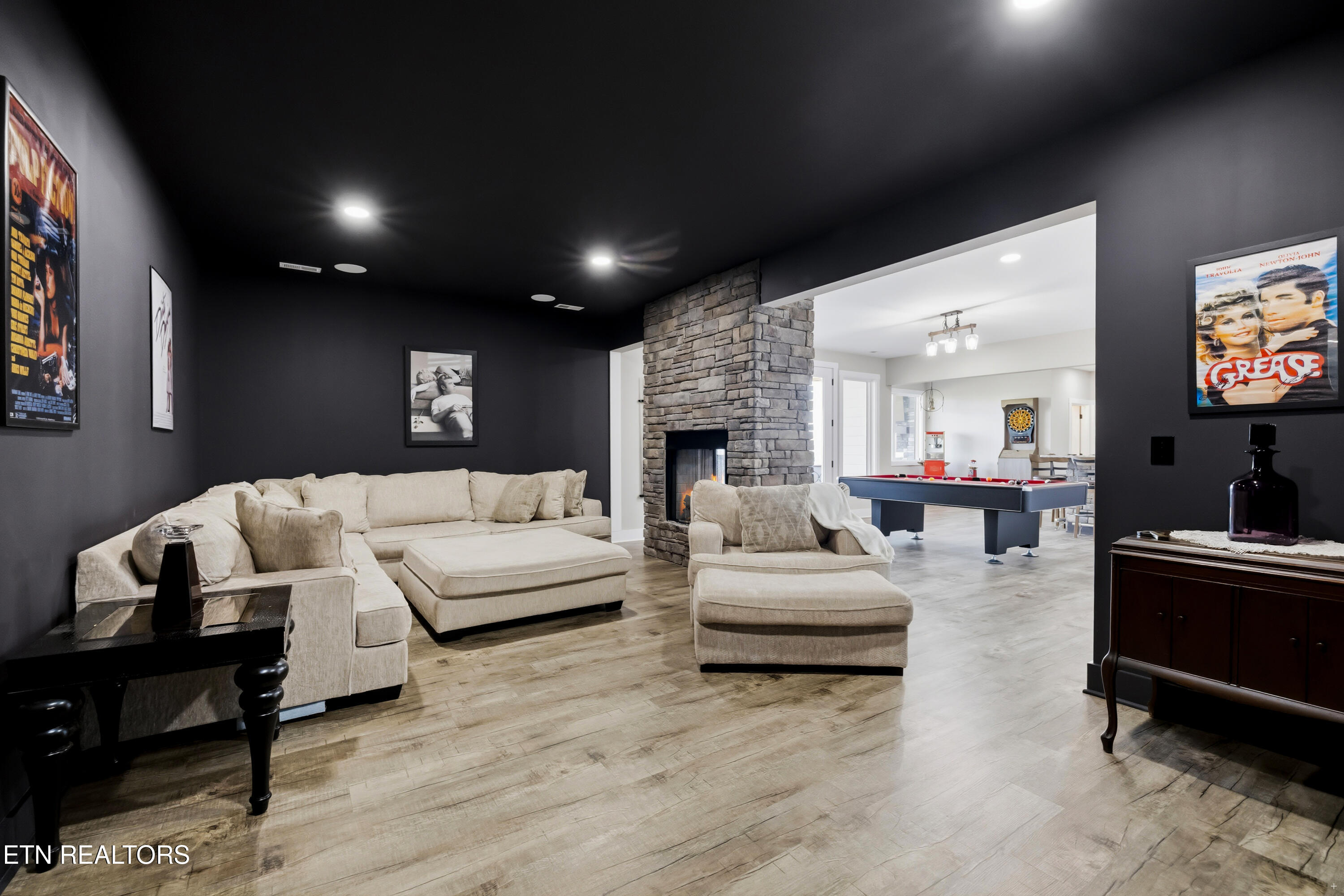 3385 Russell Brothers Road Sharps Chapel TN 37866