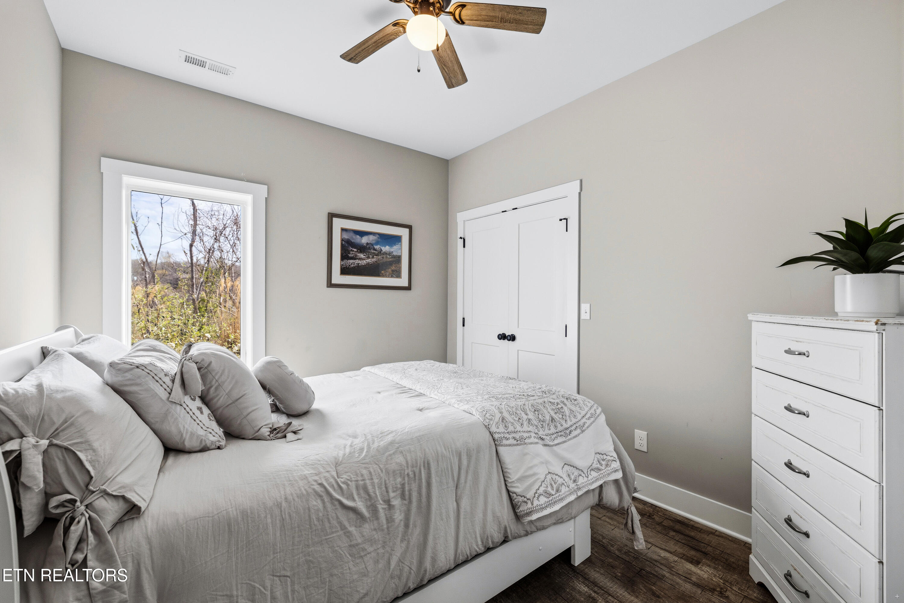 3385 Russell Brothers Road Sharps Chapel TN 37866