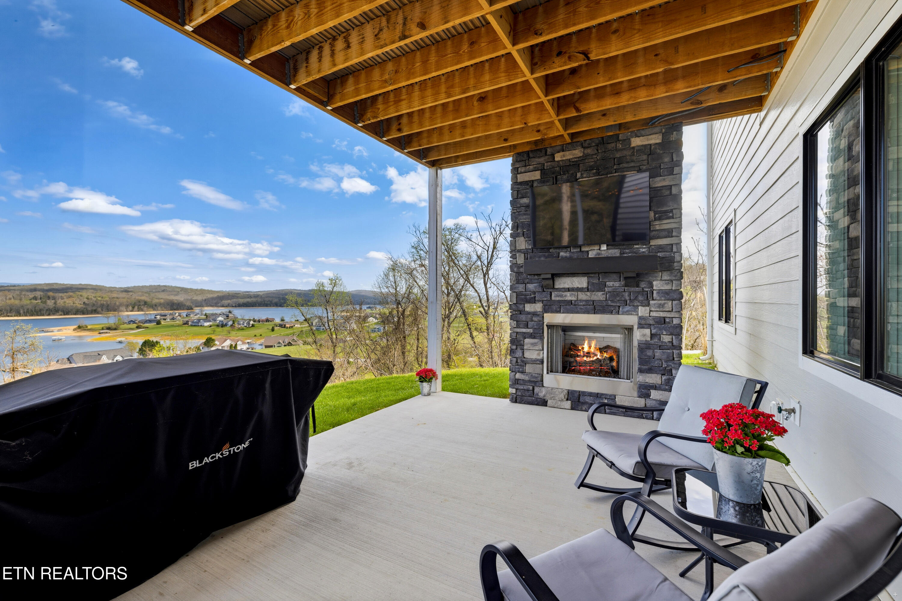 3385 Russell Brothers Road Sharps Chapel TN 37866
