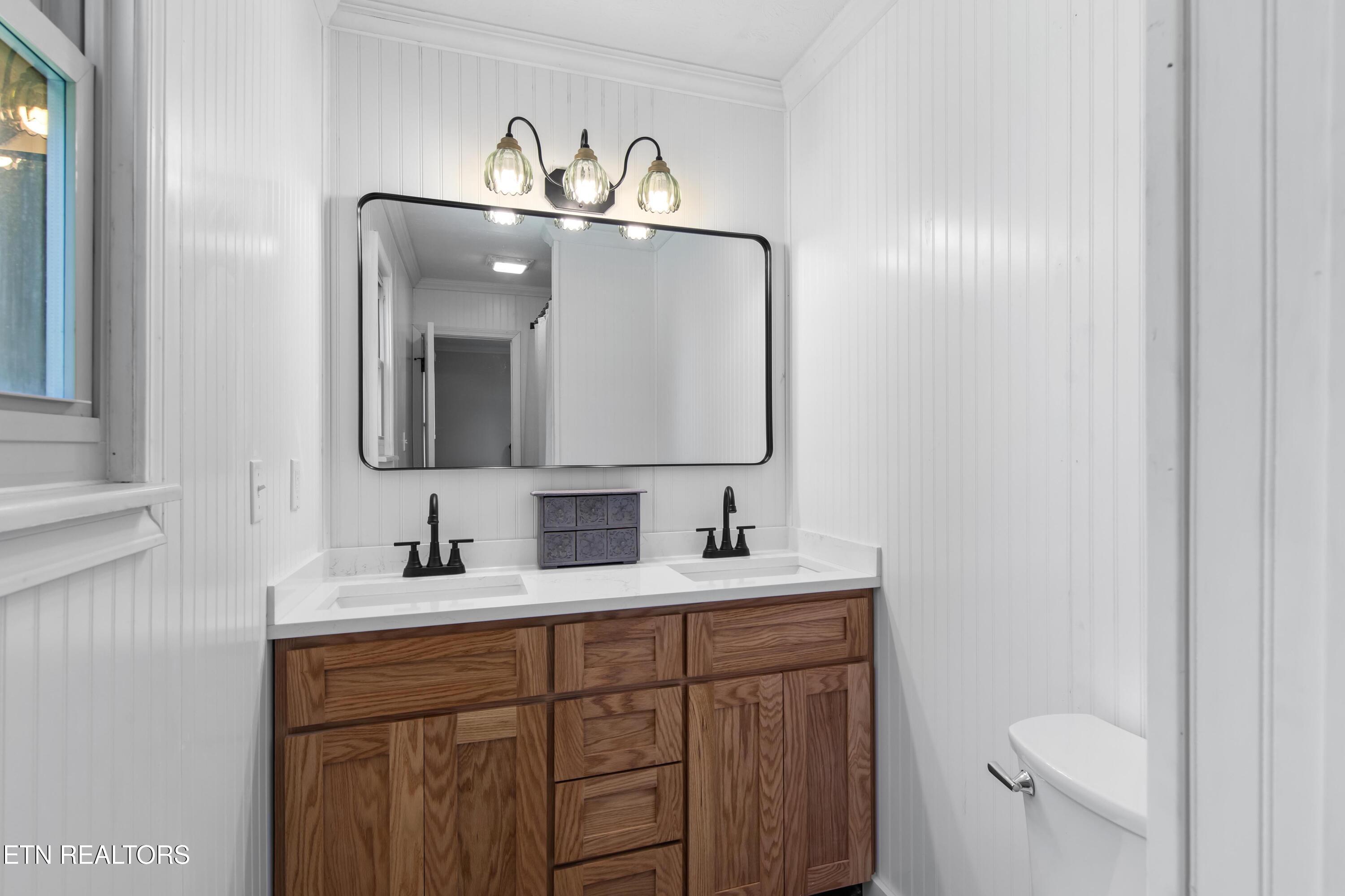 112 Shannon Road Jacksboro TN 37757