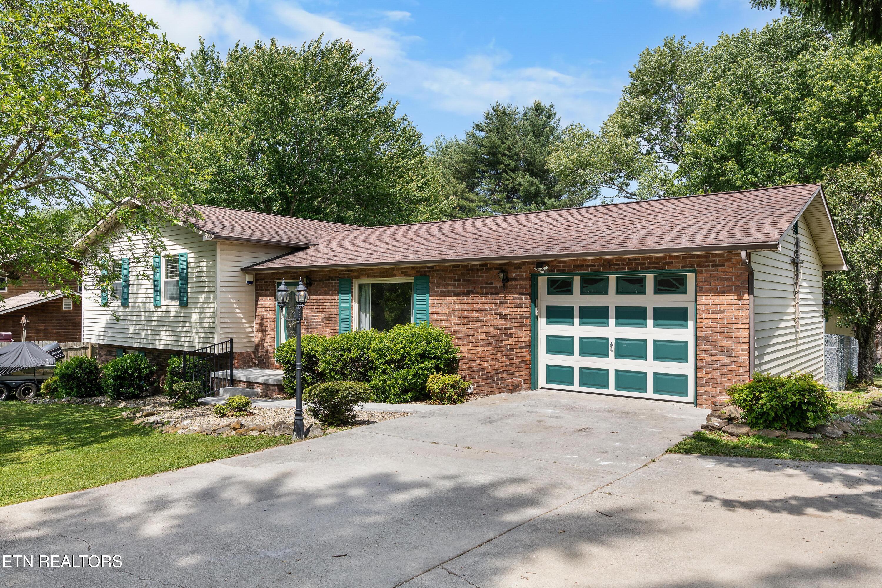 112 Shannon Road Jacksboro TN 37757