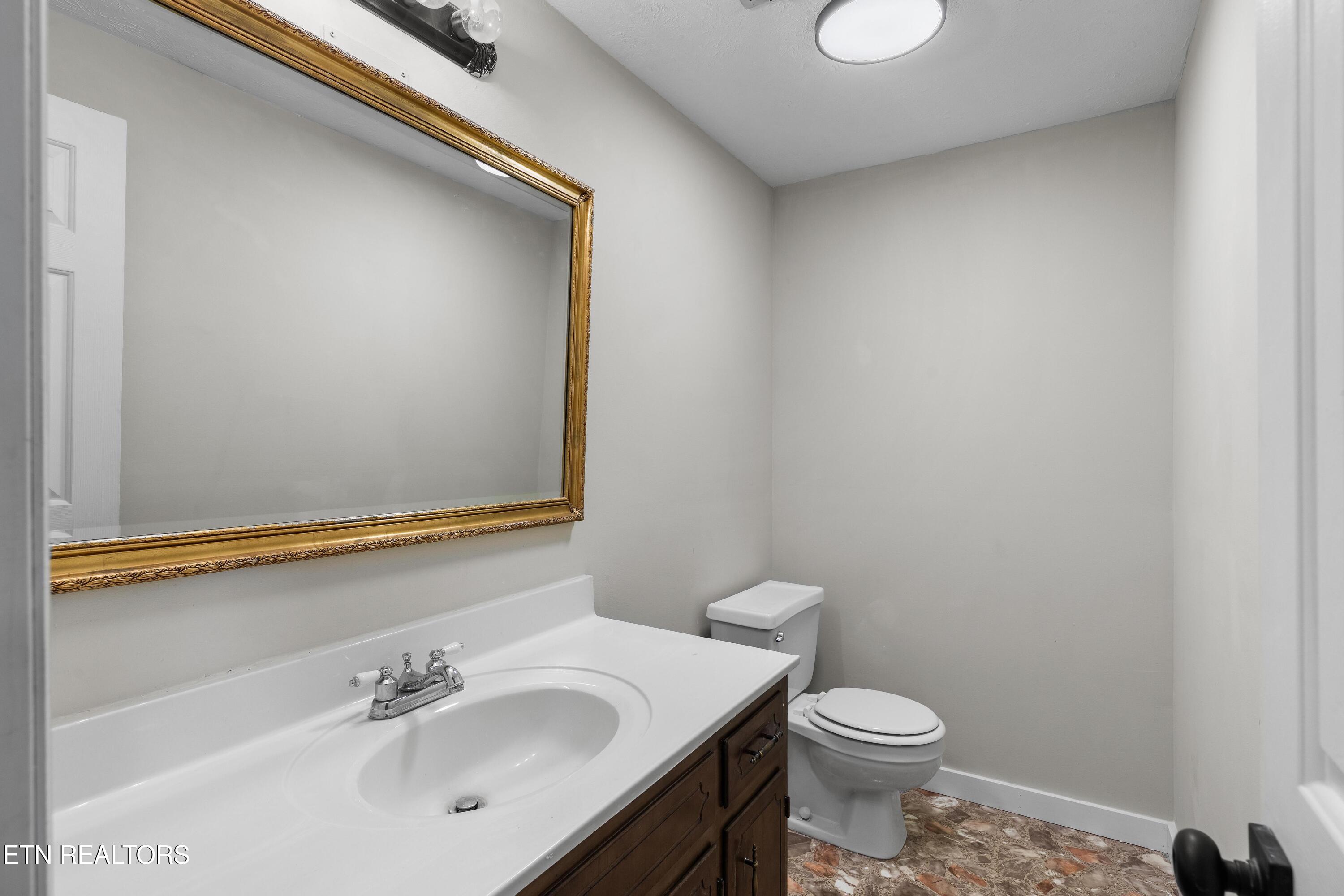 112 Shannon Road Jacksboro TN 37757