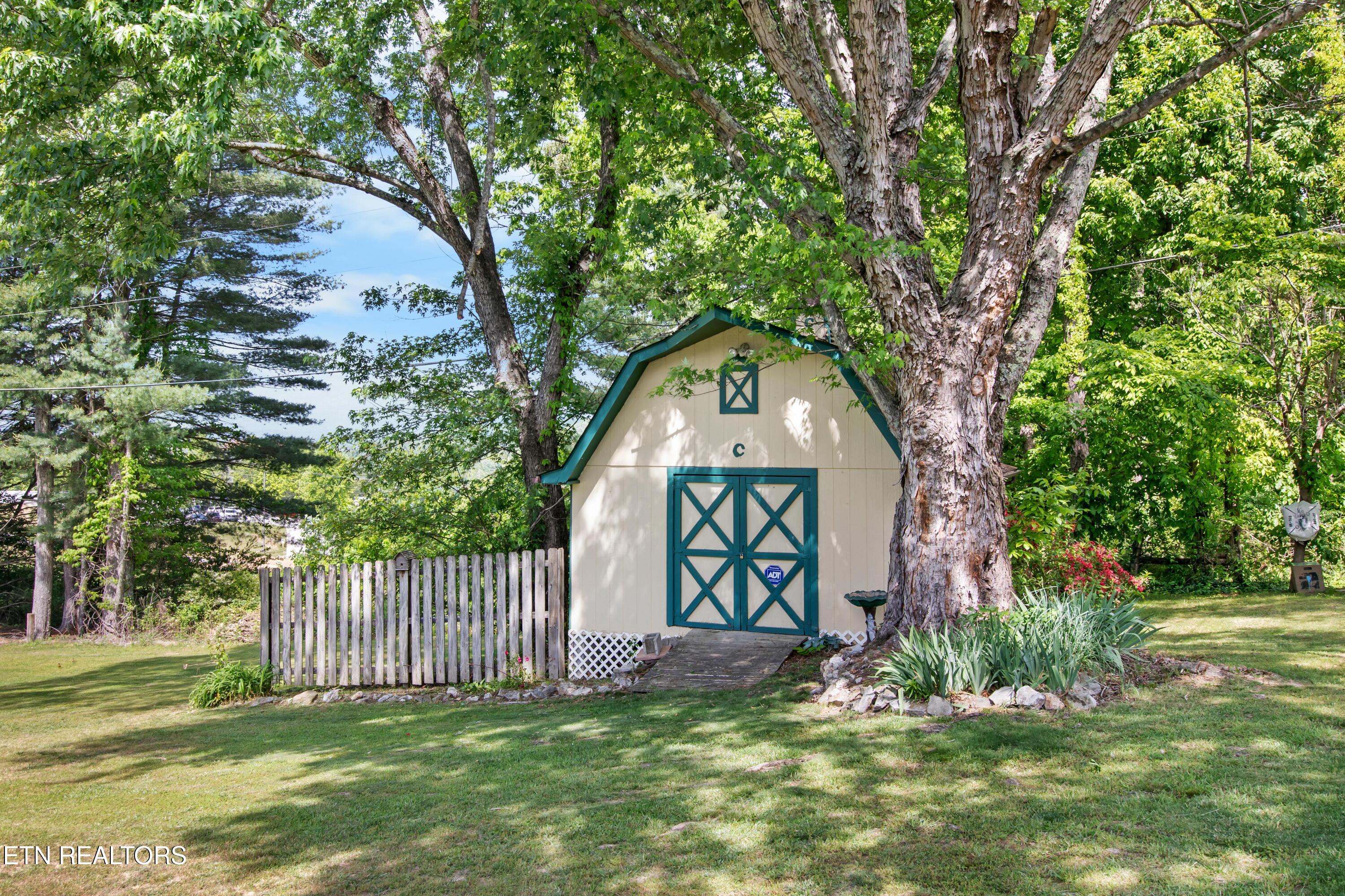 112 Shannon Road Jacksboro TN 37757