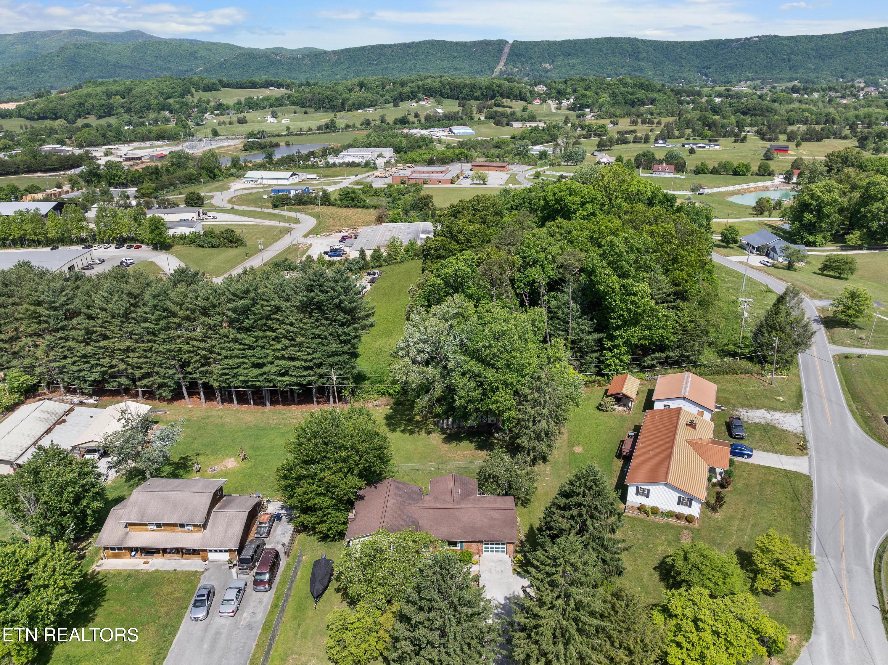 112 Shannon Road Jacksboro TN 37757