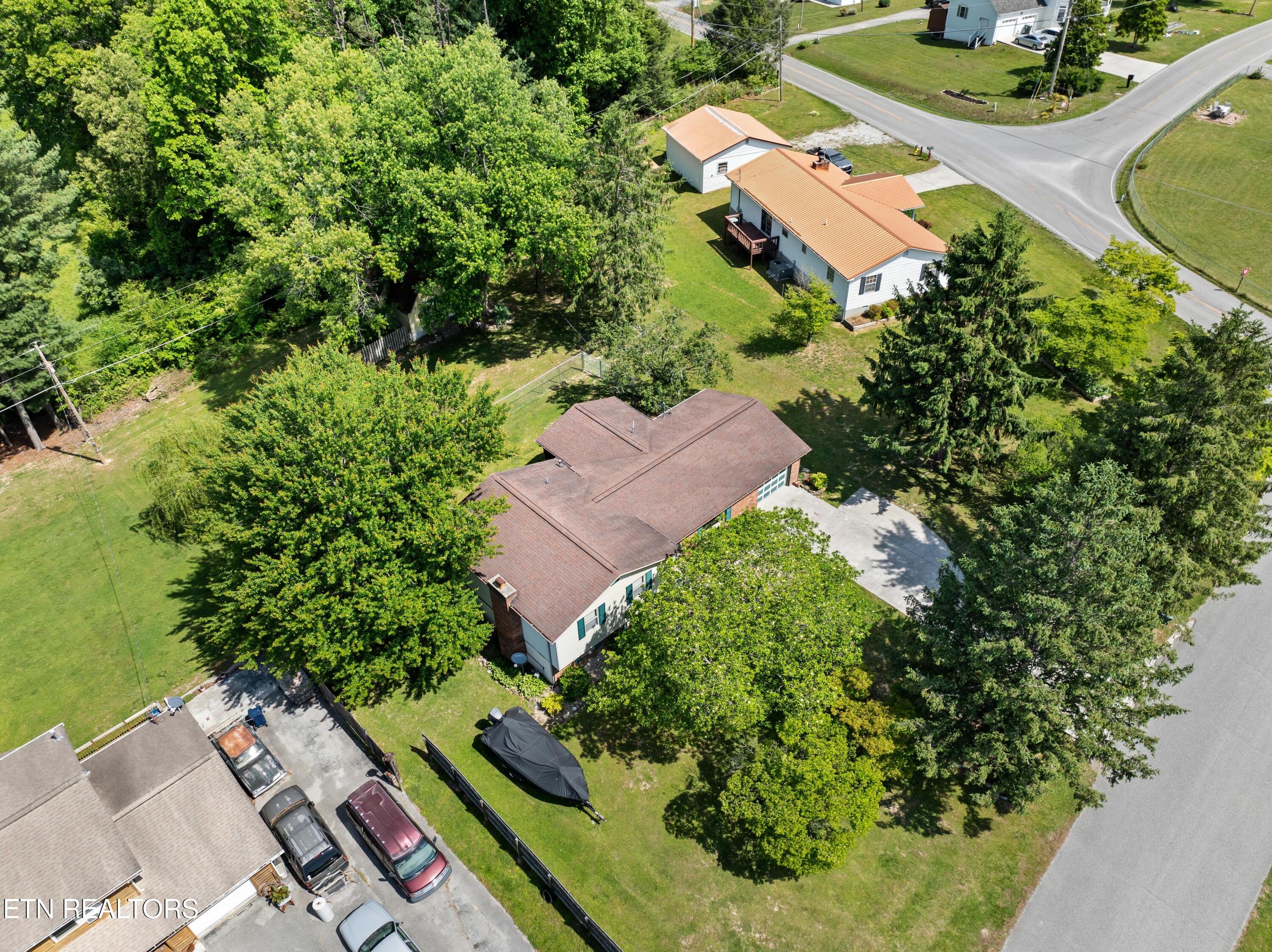 112 Shannon Road Jacksboro TN 37757