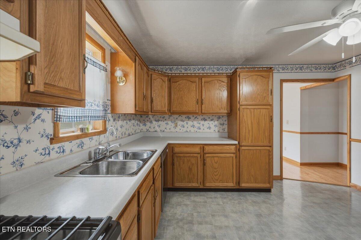 142 Oak Drive Kingston TN 37763