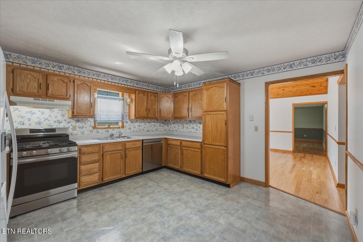 142 Oak Drive Kingston TN 37763