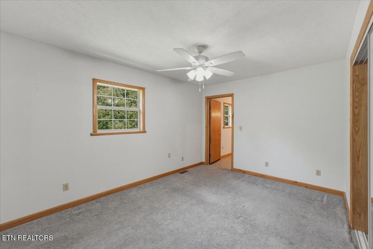 142 Oak Drive Kingston TN 37763