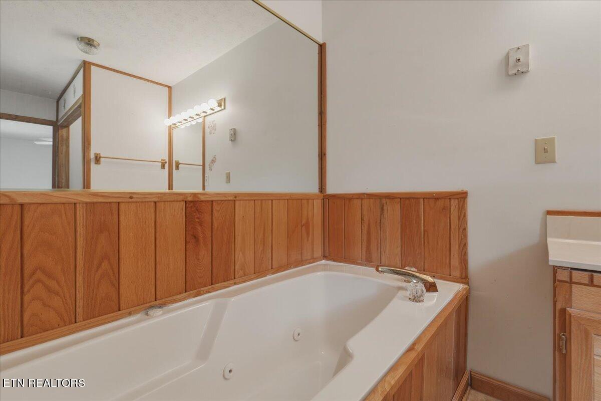 142 Oak Drive Kingston TN 37763