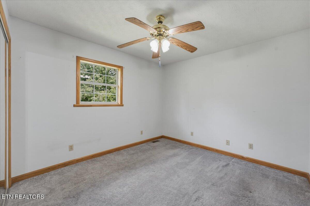 142 Oak Drive Kingston TN 37763
